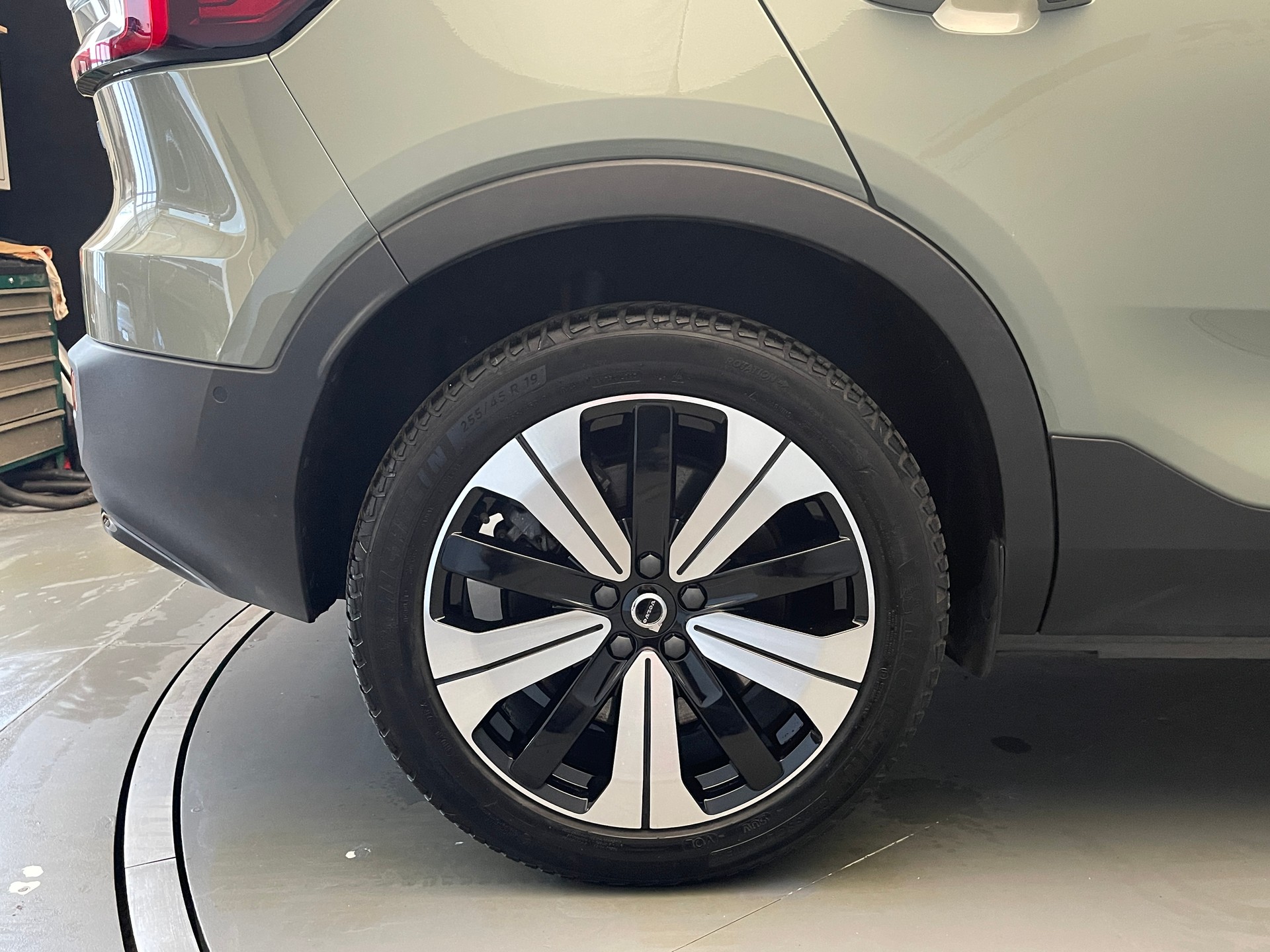 VOLVO C40 P8 Twin Recharge Ultimate AWD-image-5
