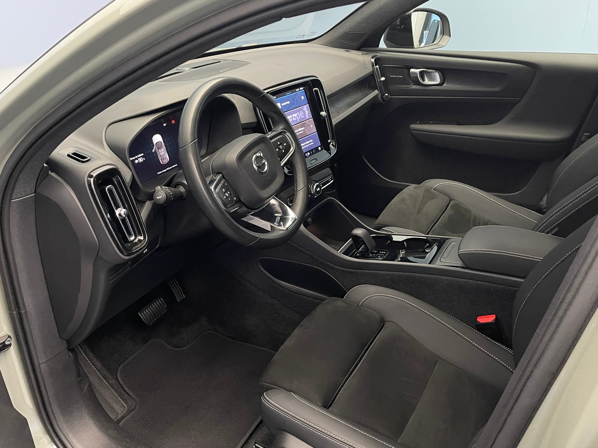 VOLVO C40 P8 Twin Recharge Ultimate AWD-image-11