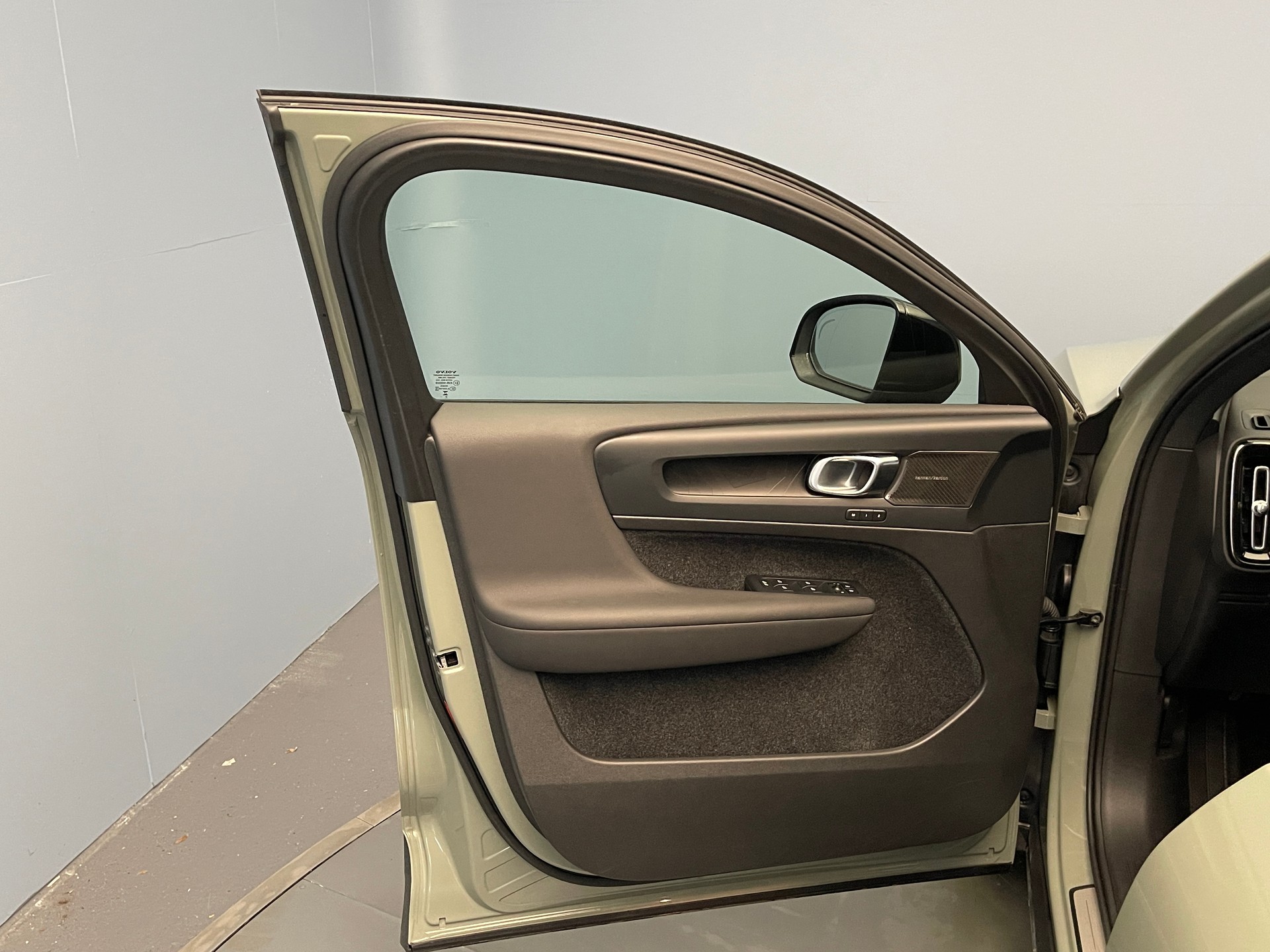 VOLVO C40 P8 Twin Recharge Ultimate AWD-image-10