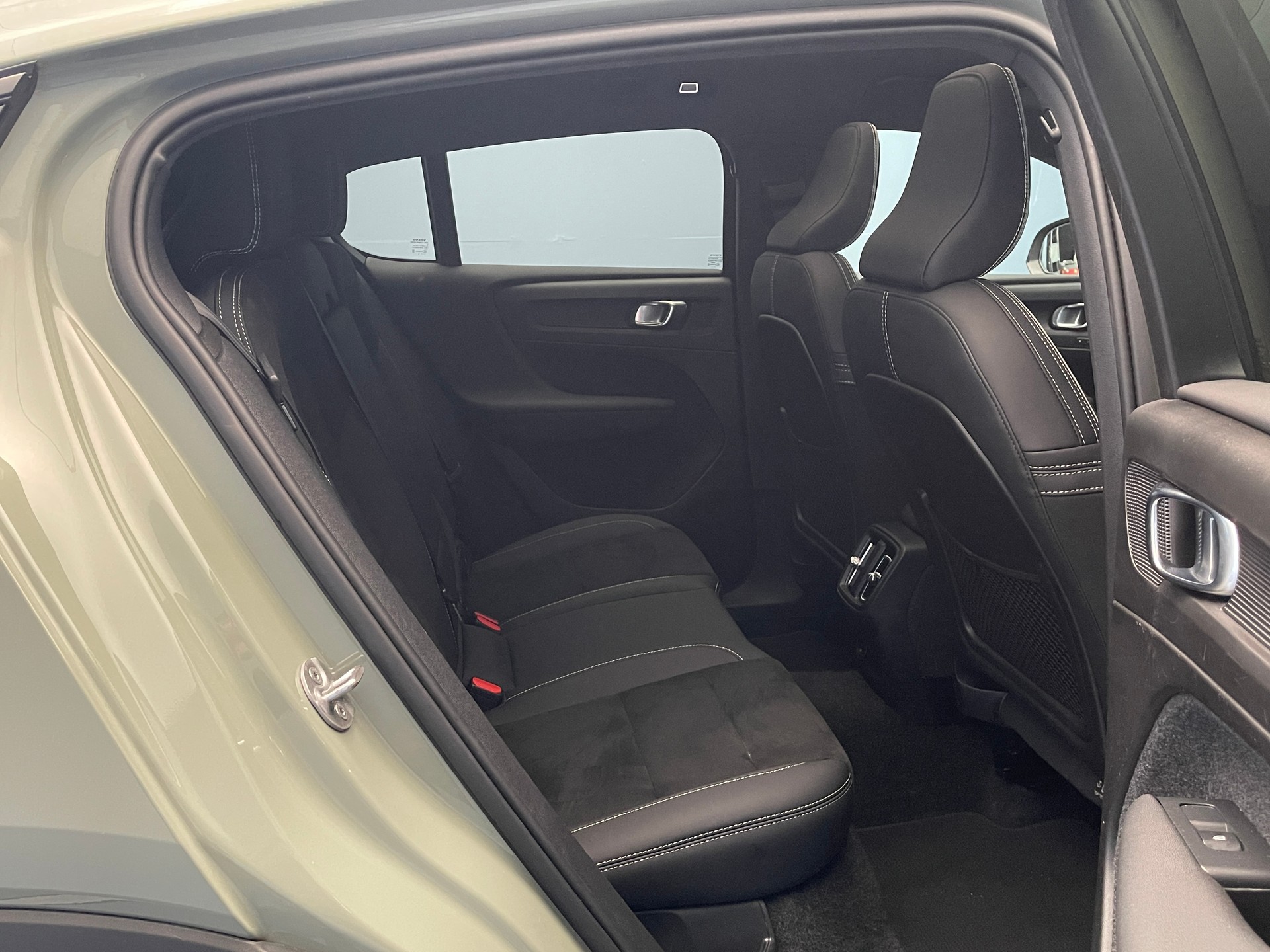 VOLVO C40 P8 Twin Recharge Ultimate AWD-image-8