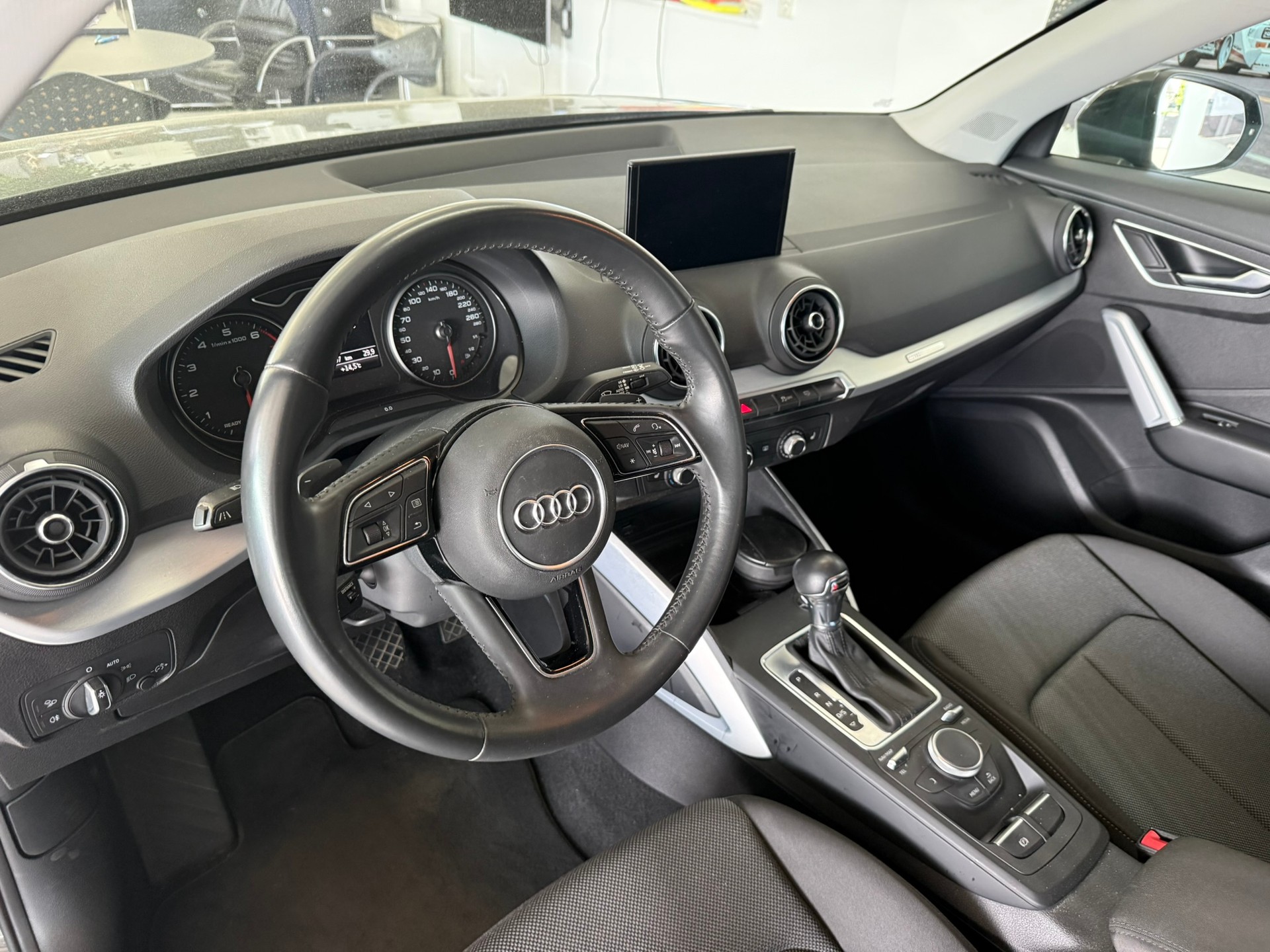 AUDI Q2 1.4 TFSI sport S-tronic, 8-fach bereift-image-11
