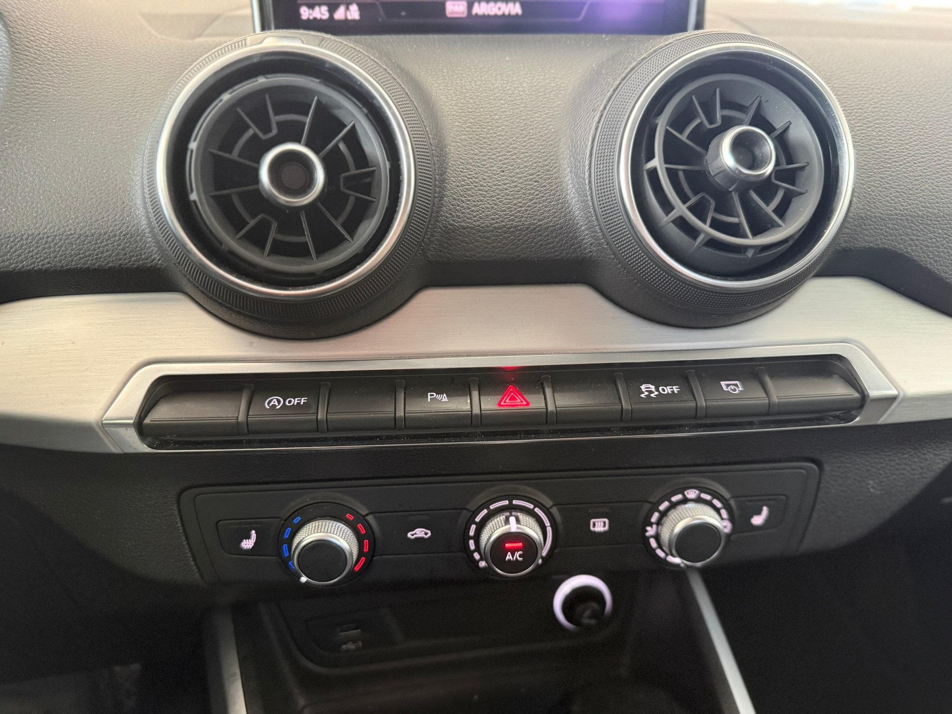AUDI Q2 1.4 TFSI sport S-tronic, 8-fach bereift-image-17