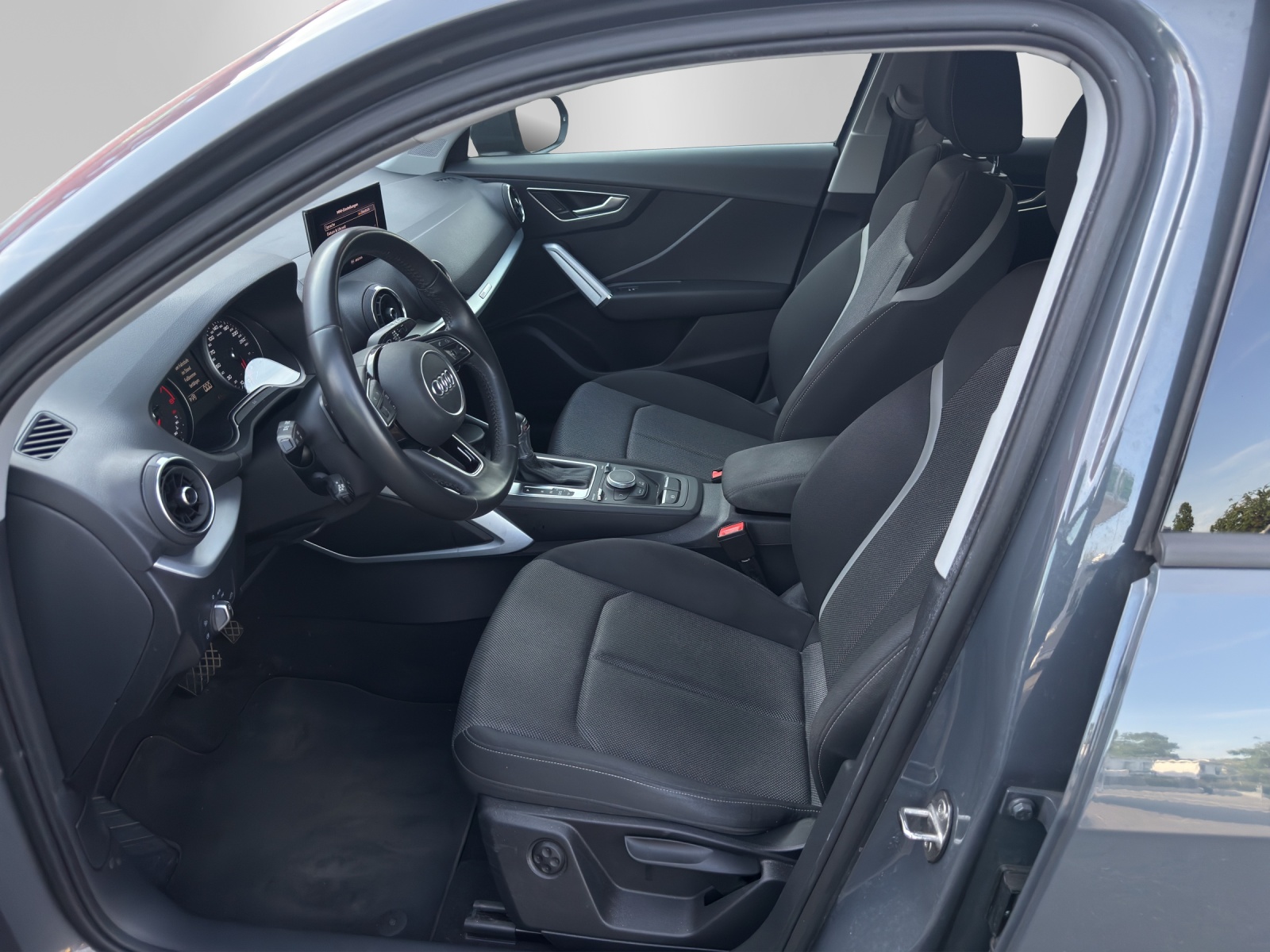 AUDI Q2 1.4 TFSI sport S-tronic, 8-fach bereift-image-8