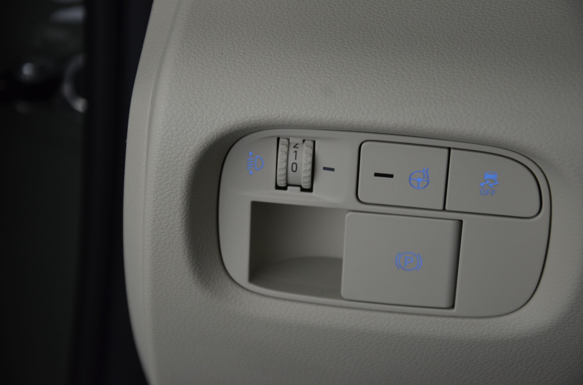 HYUNDAI Inster 49kWh Luxury-image-19