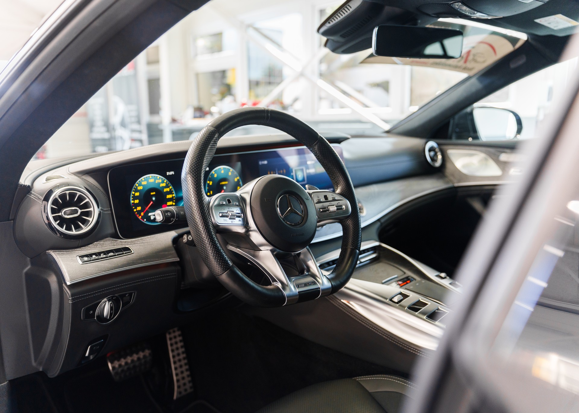 MERCEDES-BENZ AMG GT 4 63 S 4Matic+ Speedshift MCT-image-5