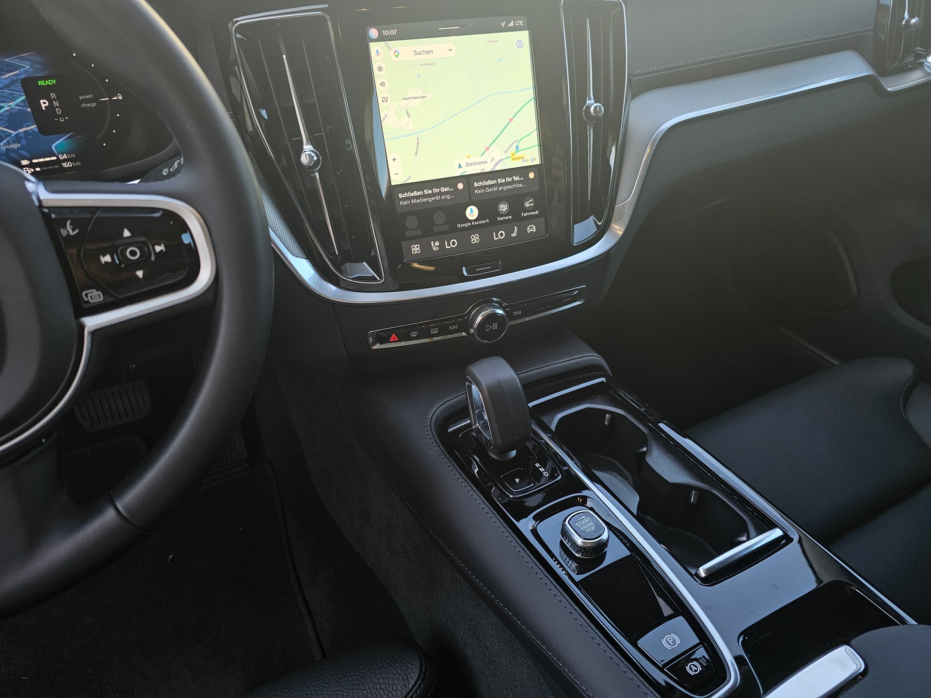 VOLVO V60 2.0 T8 TE Ultra Dark eAWD-image-11