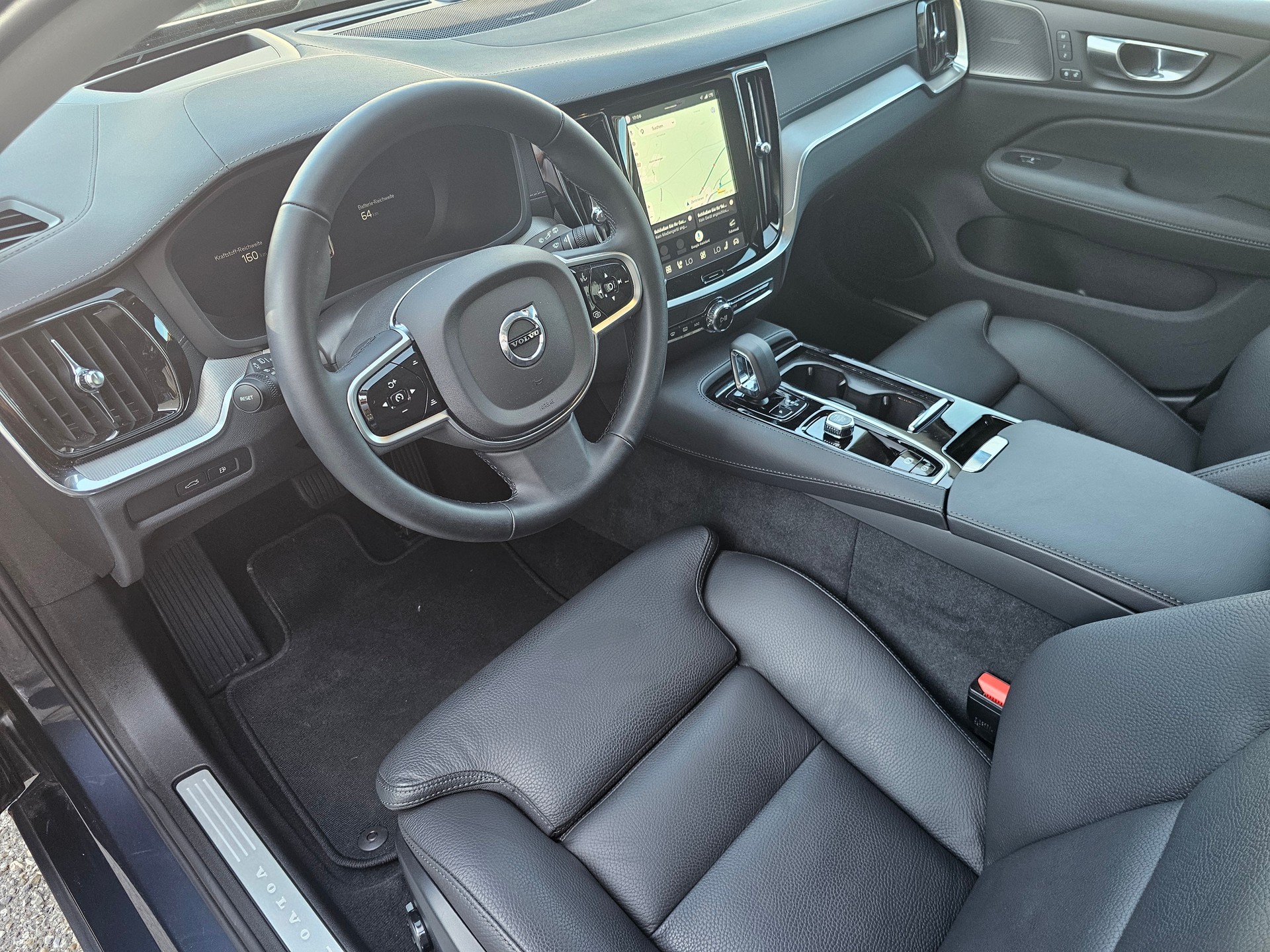 VOLVO V60 2.0 T8 TE Ultra Dark eAWD-image-8