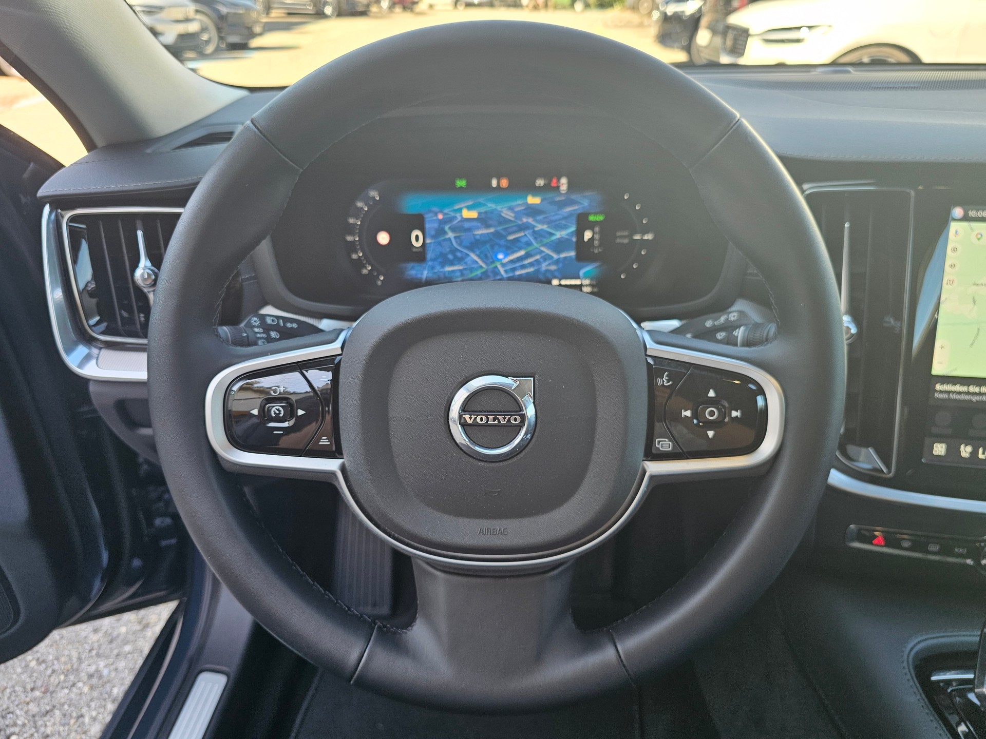 VOLVO V60 2.0 T8 TE Ultra Dark eAWD-image-9