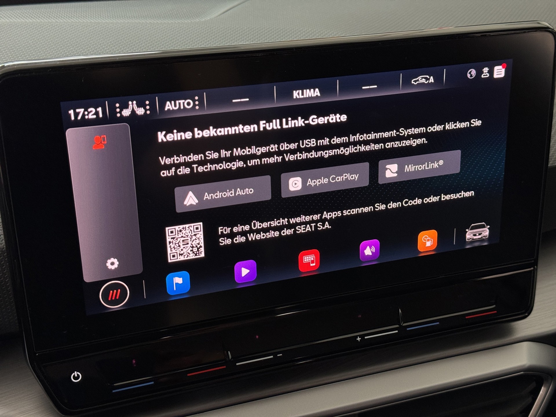 SEAT Leon ST 1.5 eTSI mHEV DSG FR "Navi-Winterpaket-Distronic"-image-16