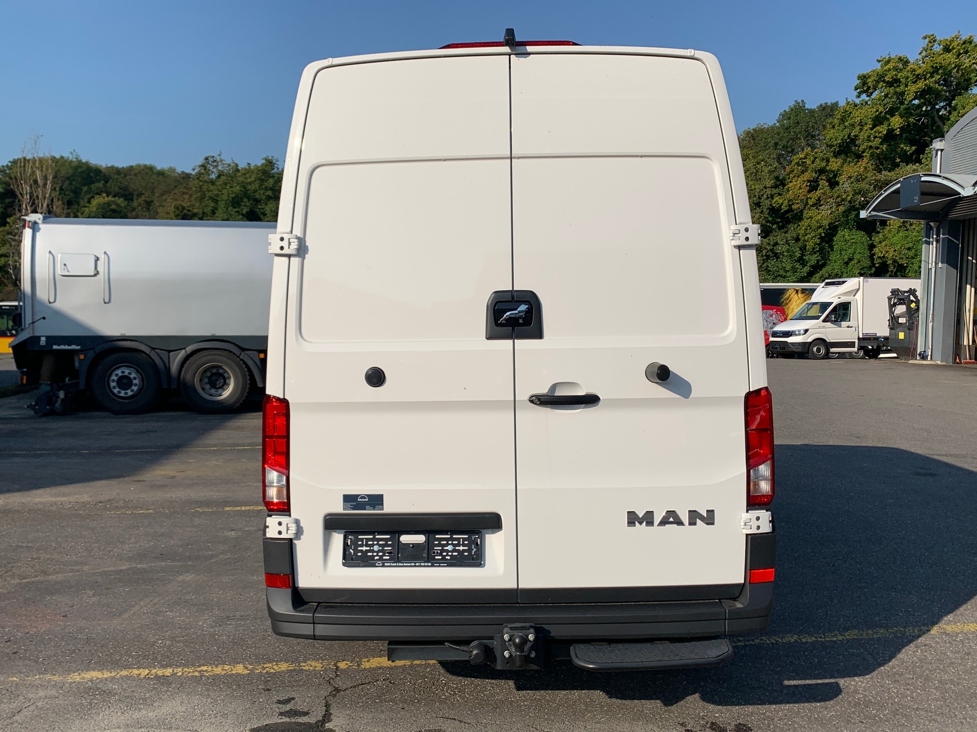 MAN 3.180-showroom-element-2