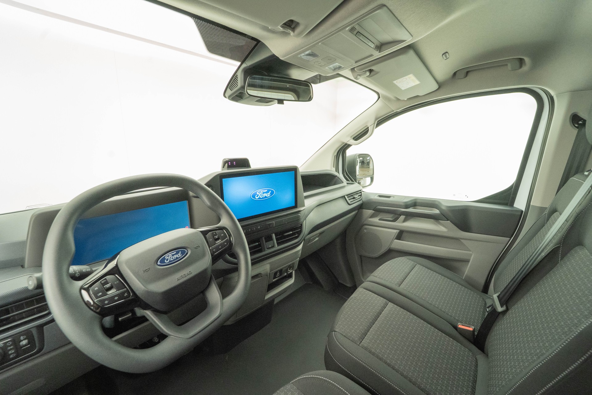 FORD Transit C Van 320 L1 2.0 EcoBlue 136 Trend 4x4-image-7