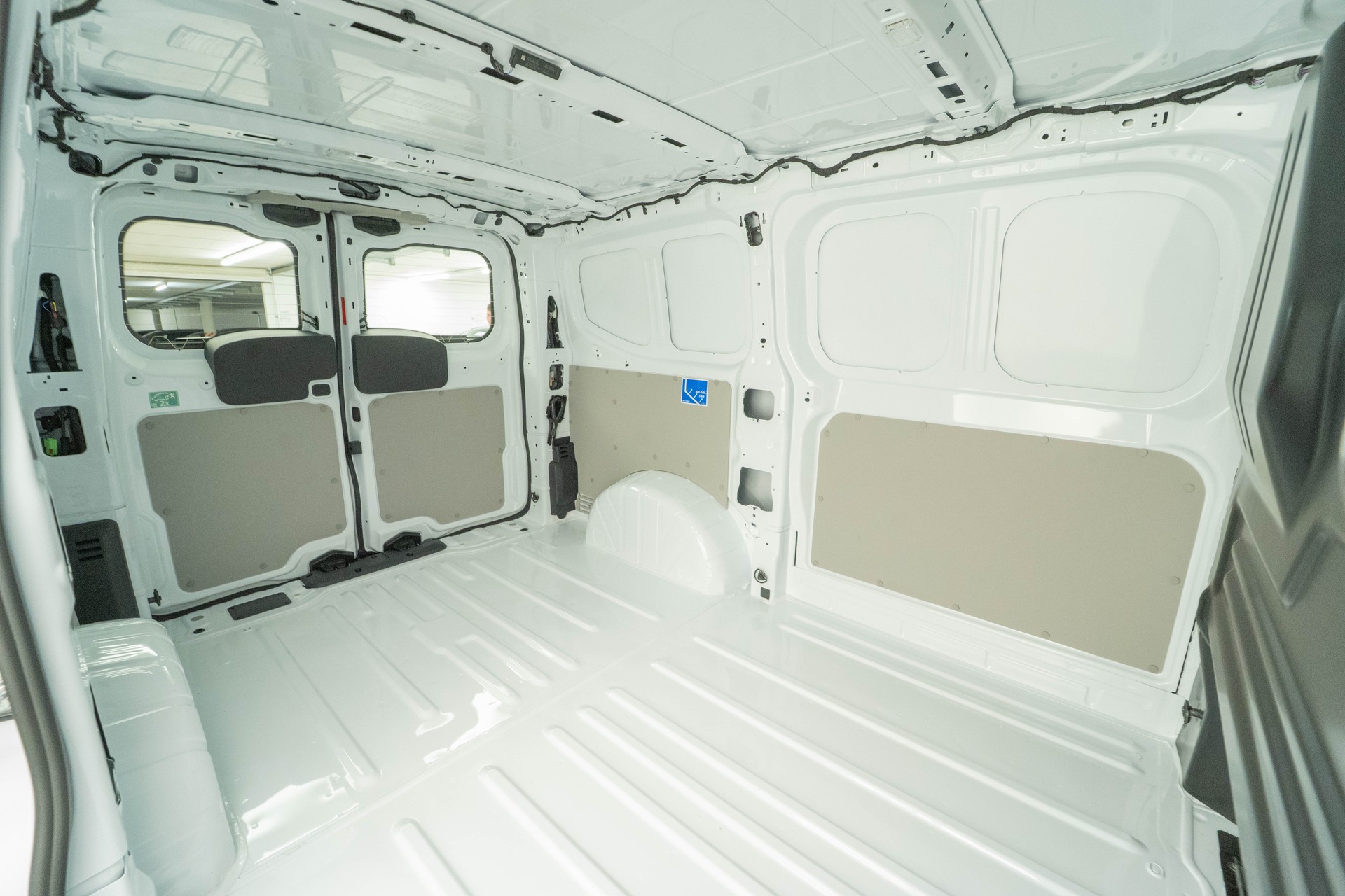 FORD Transit C Van 320 L1 2.0 EcoBlue 136 Trend 4x4-image-5