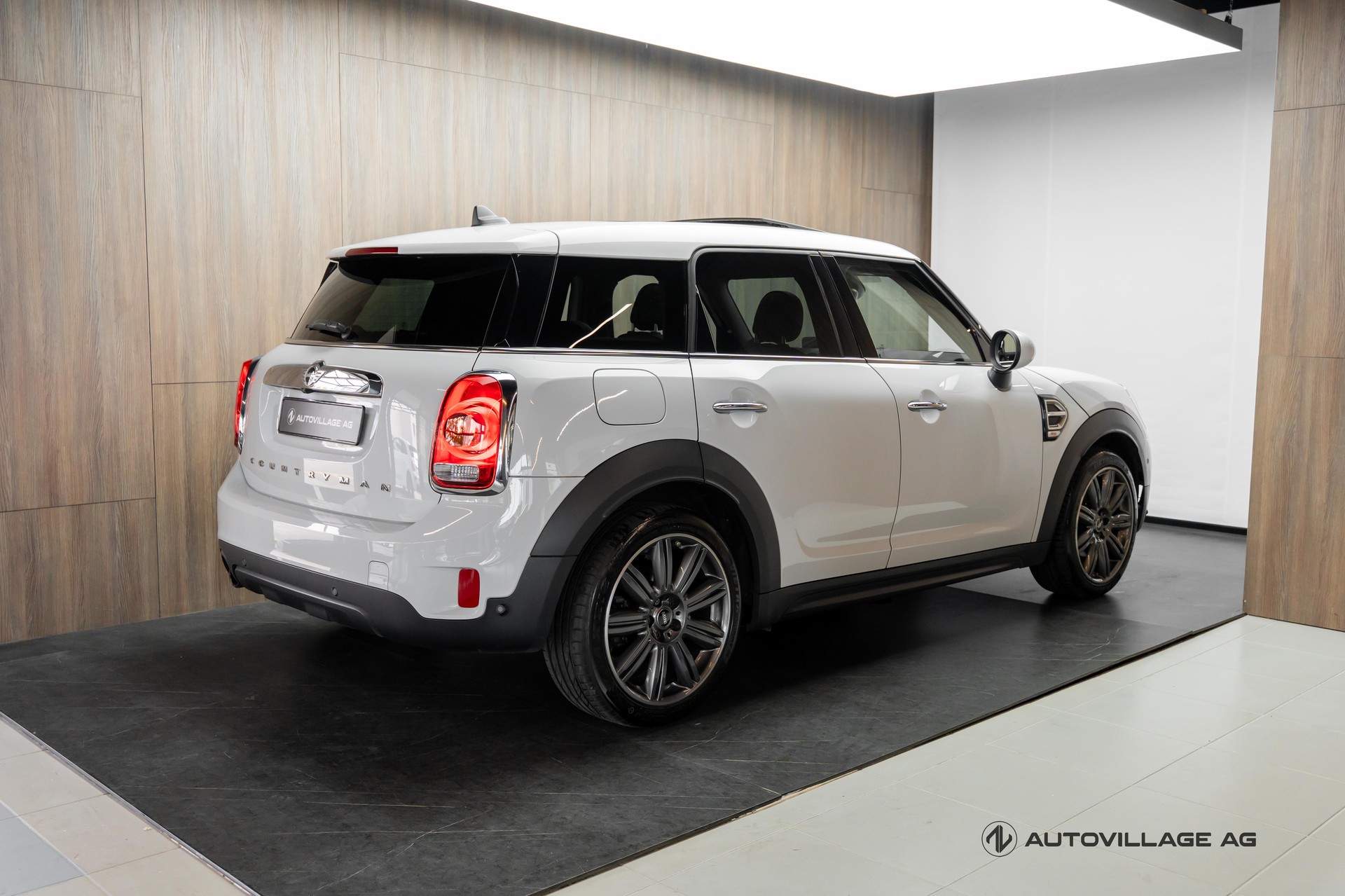 MINI Countryman Cooper ALL4 Steptronic-showroom-element-1