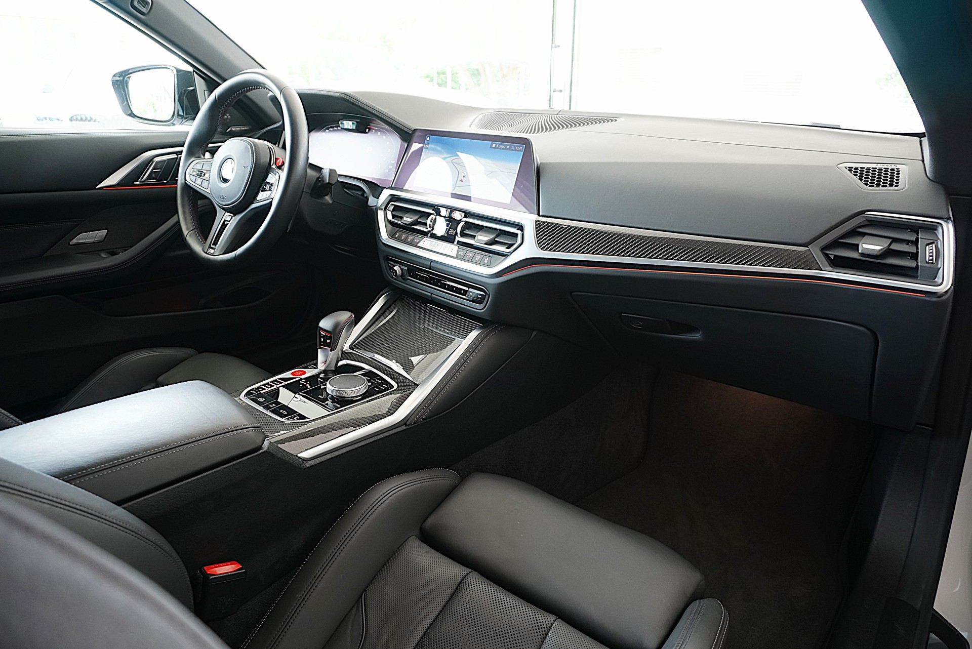 BMW M4 Cabrio Competition M xDrive-image-9