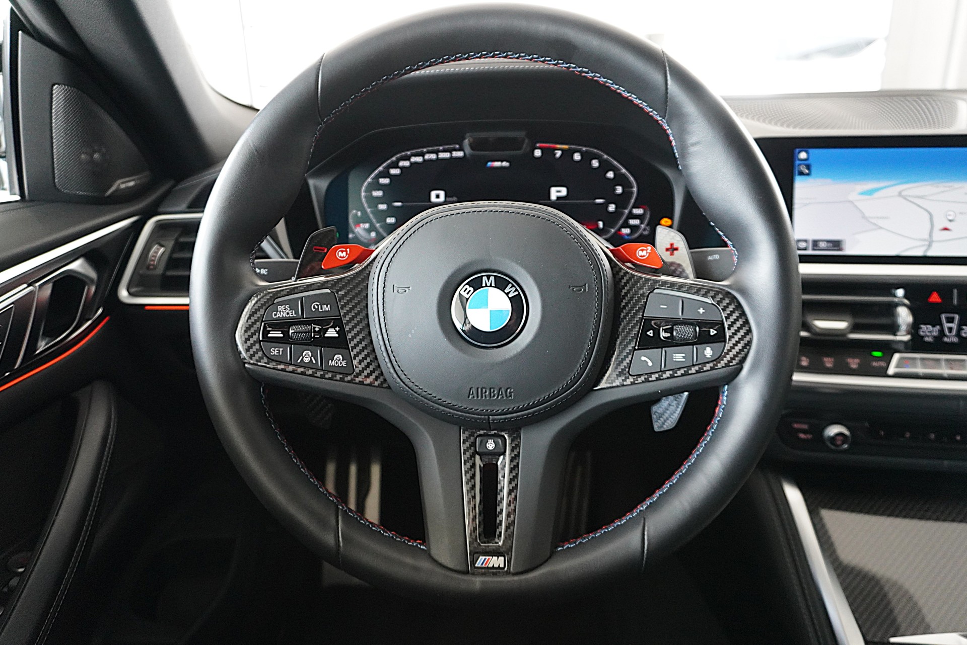 BMW M4 Cabrio Competition M xDrive-image-11
