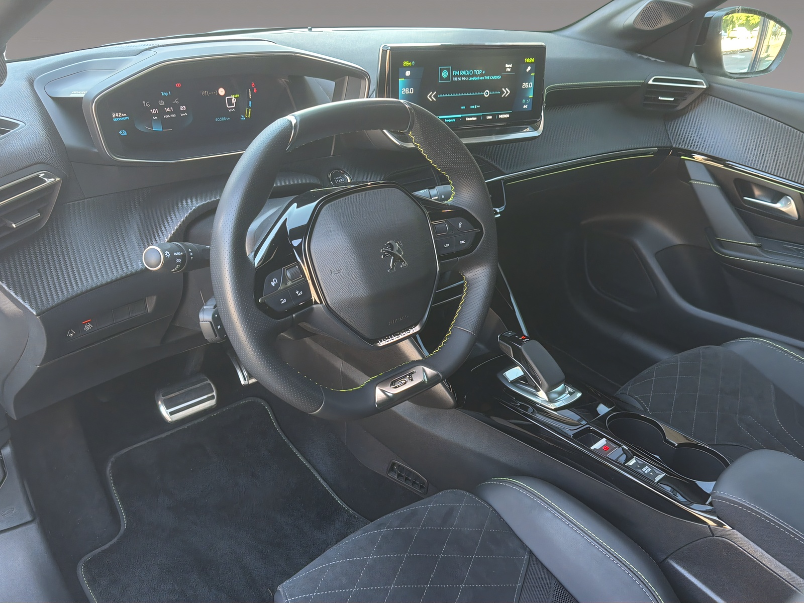 PEUGEOT 208 e-GT Pack-image-6