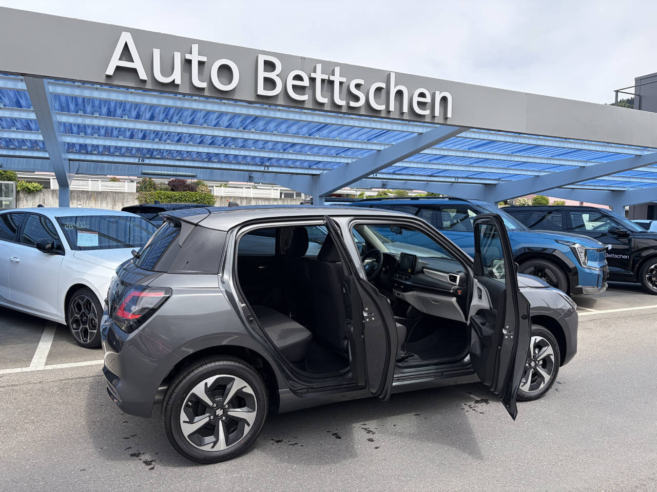 SUZUKI Swift 1.2 Sakura Top Hybrid 4x4-image-3