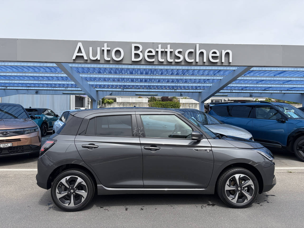 SUZUKI Swift 1.2 Sakura Top Hybrid 4x4-image-2