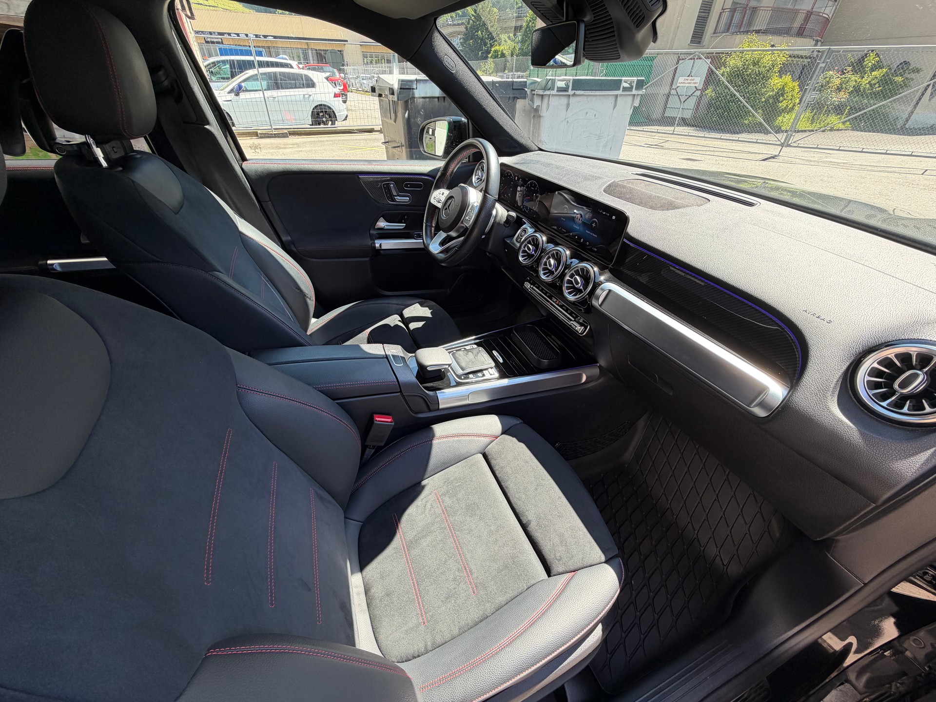 MERCEDES-BENZ GLB 250 AMG Line 4 MATIC 8G-Tronic-image-10
