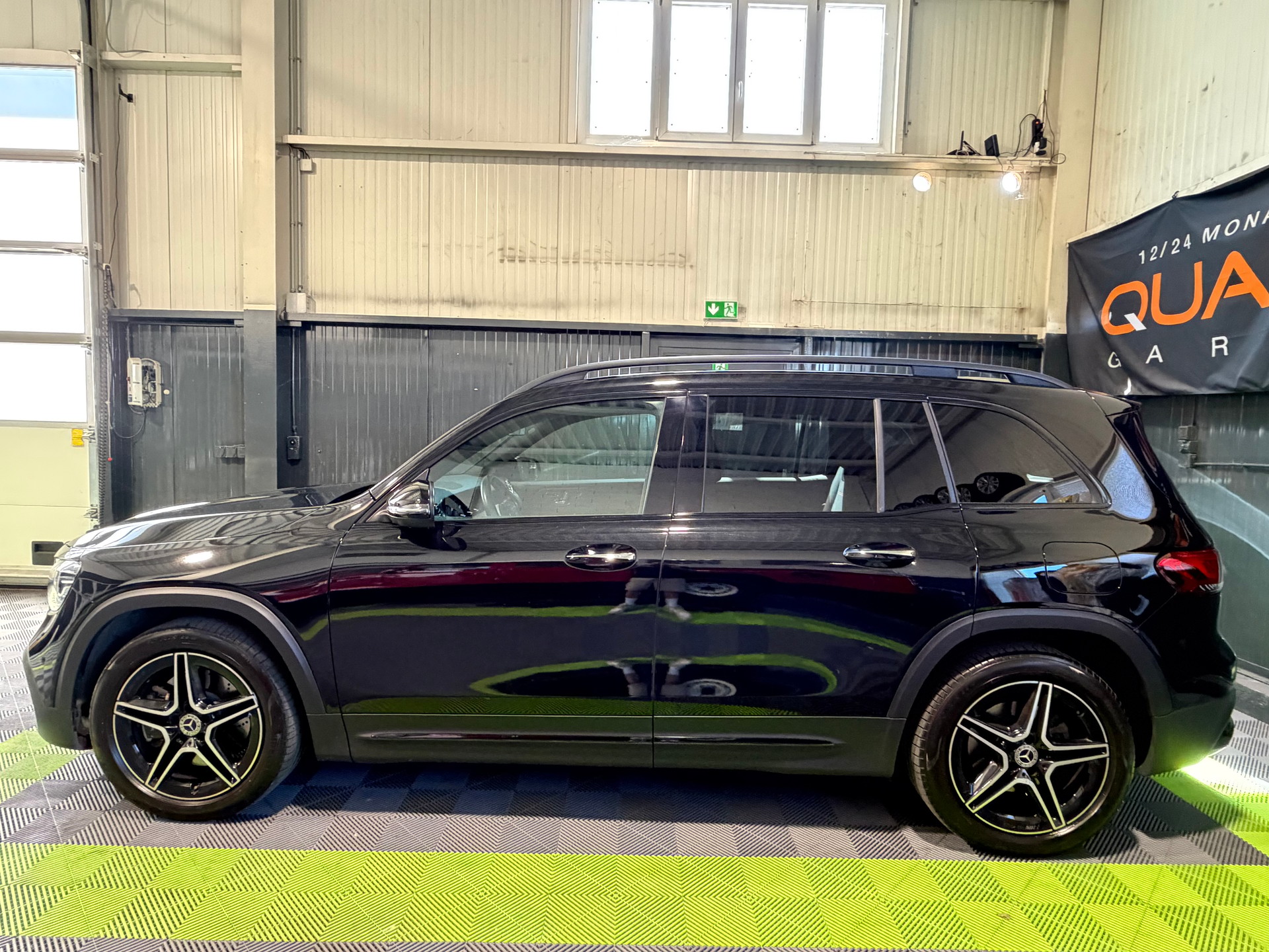MERCEDES-BENZ GLB 250 AMG Line 4 MATIC 8G-Tronic-image-1