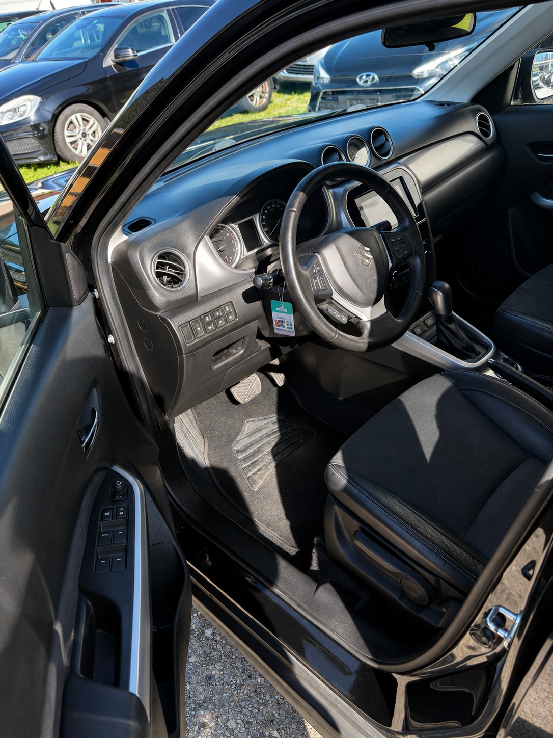 SUZUKI Vitara 1.6 Compact Top Automatic 4x4-image-14