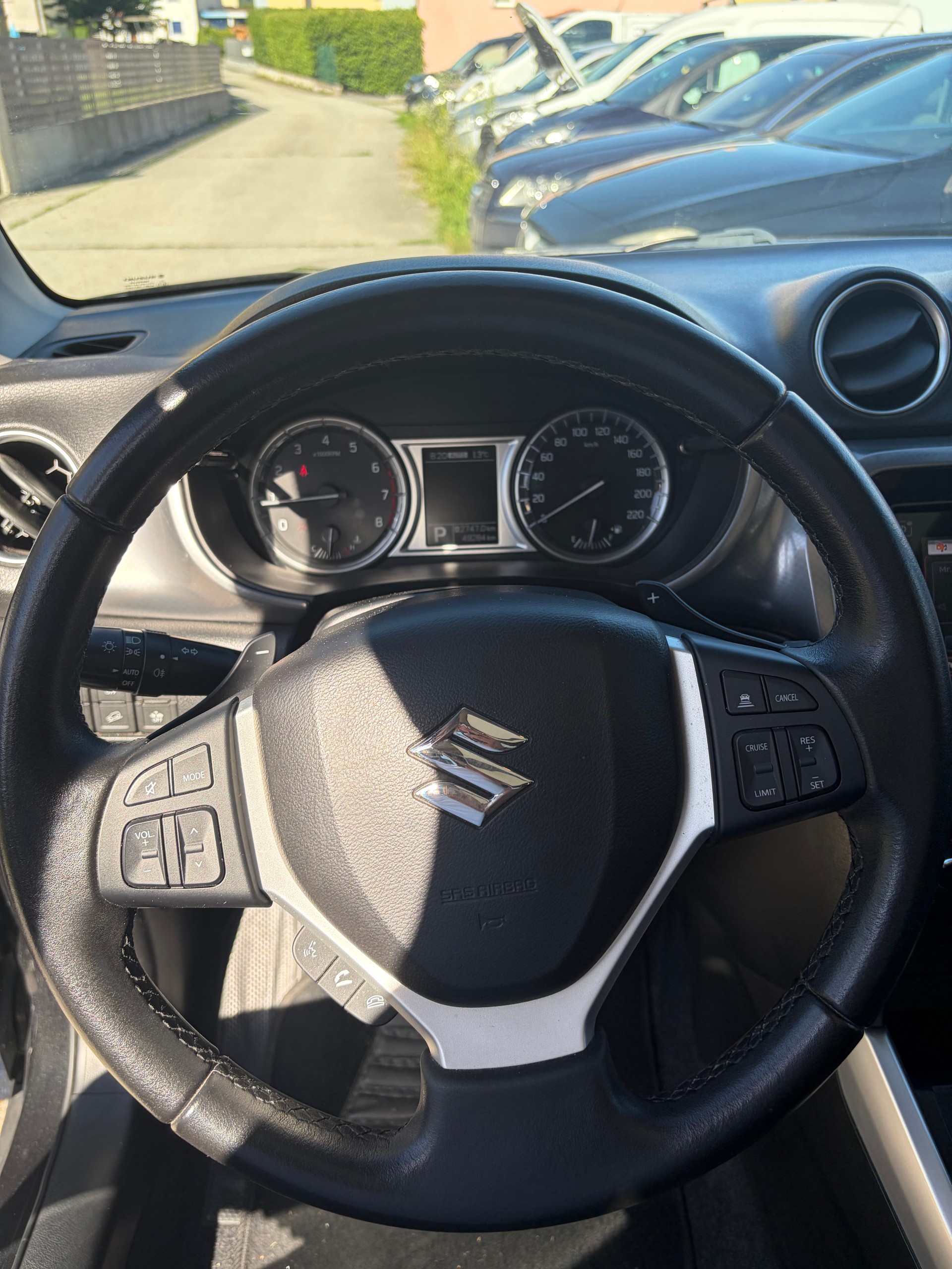 SUZUKI Vitara 1.6 Compact Top Automatic 4x4-image-11