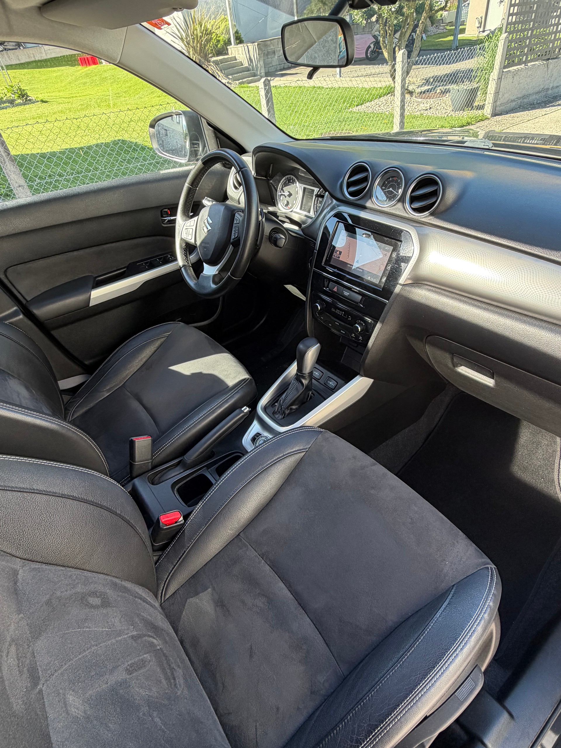 SUZUKI Vitara 1.6 Compact Top Automatic 4x4-image-9