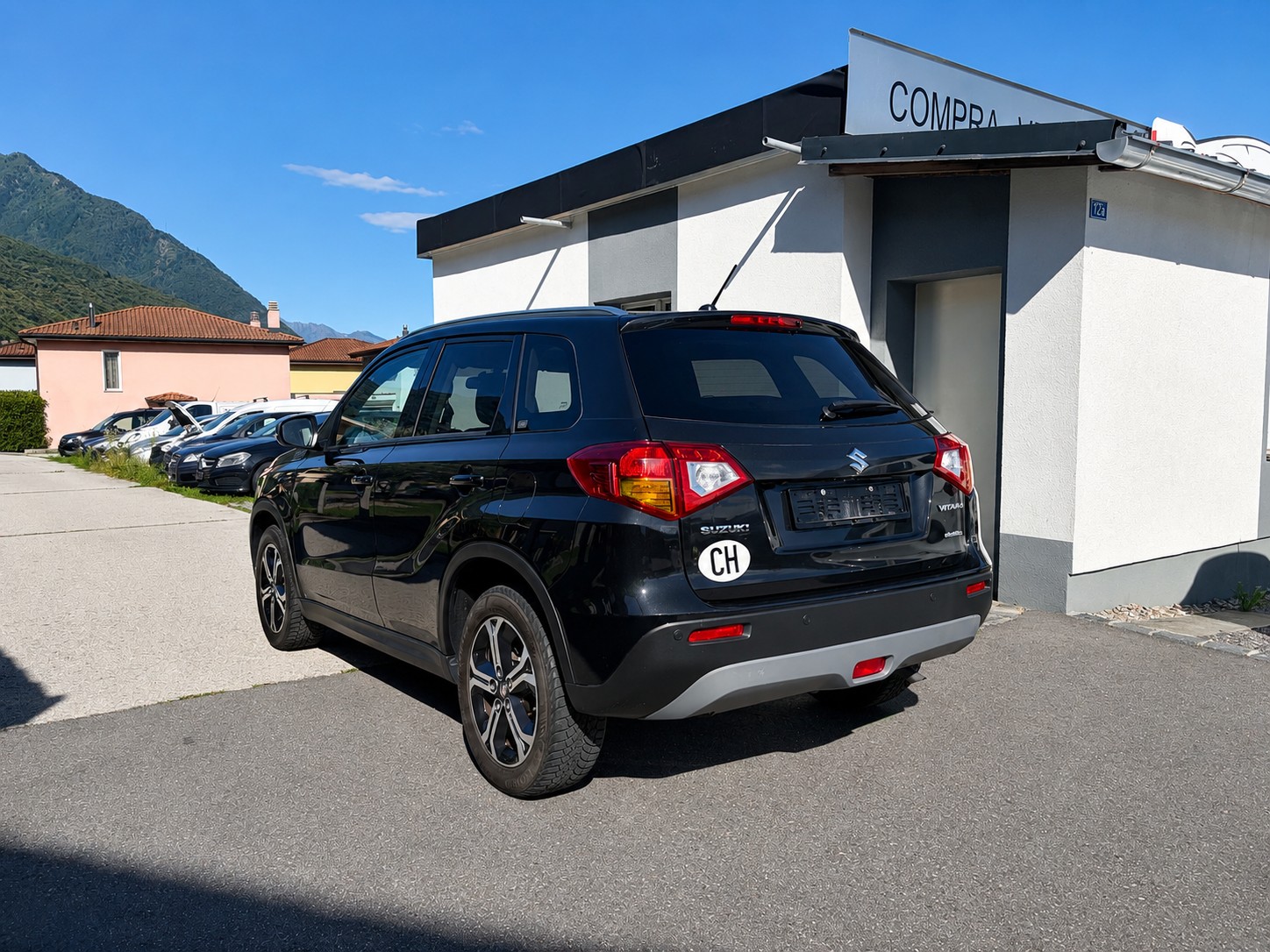 SUZUKI Vitara 1.6 Compact Top Automatic 4x4-image-3