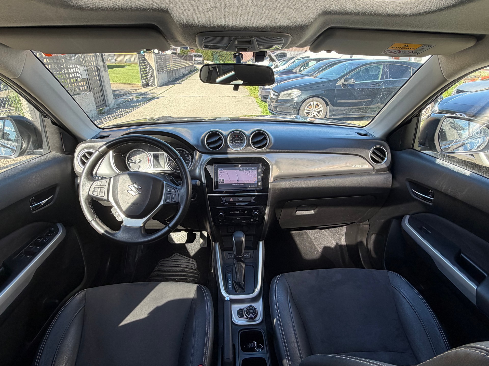 SUZUKI Vitara 1.6 Compact Top Automatic 4x4-image-2