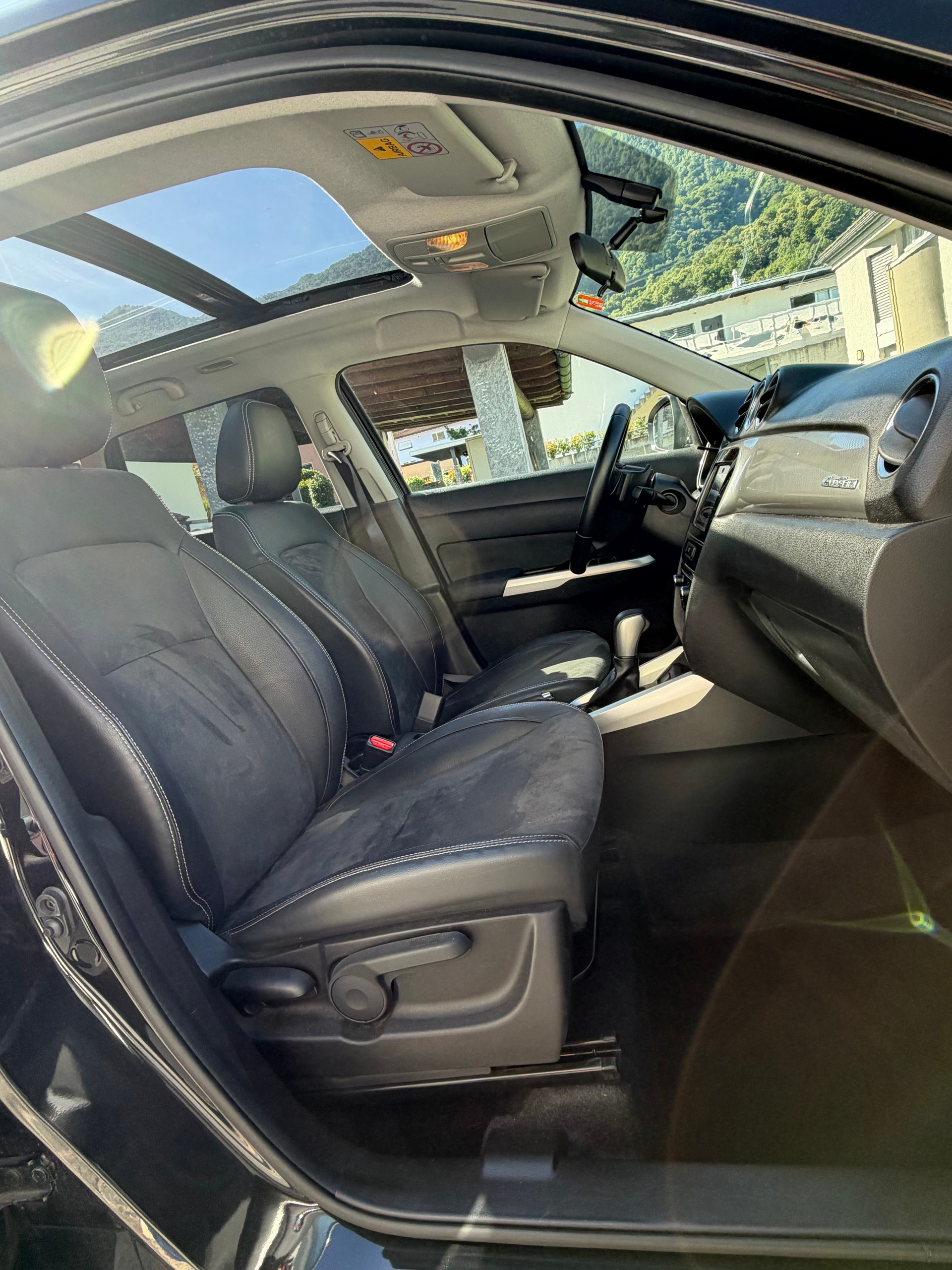 SUZUKI Vitara 1.6 Compact Top Automatic 4x4-image-5
