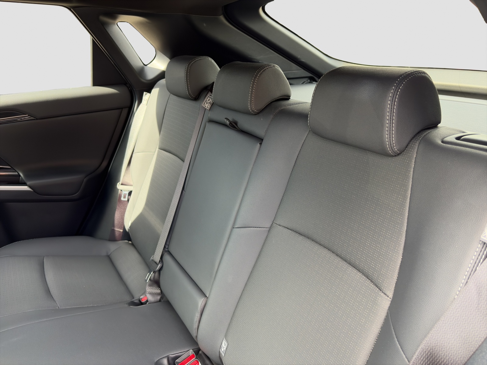 TOYOTA bZ4X Premium AWD-image-10