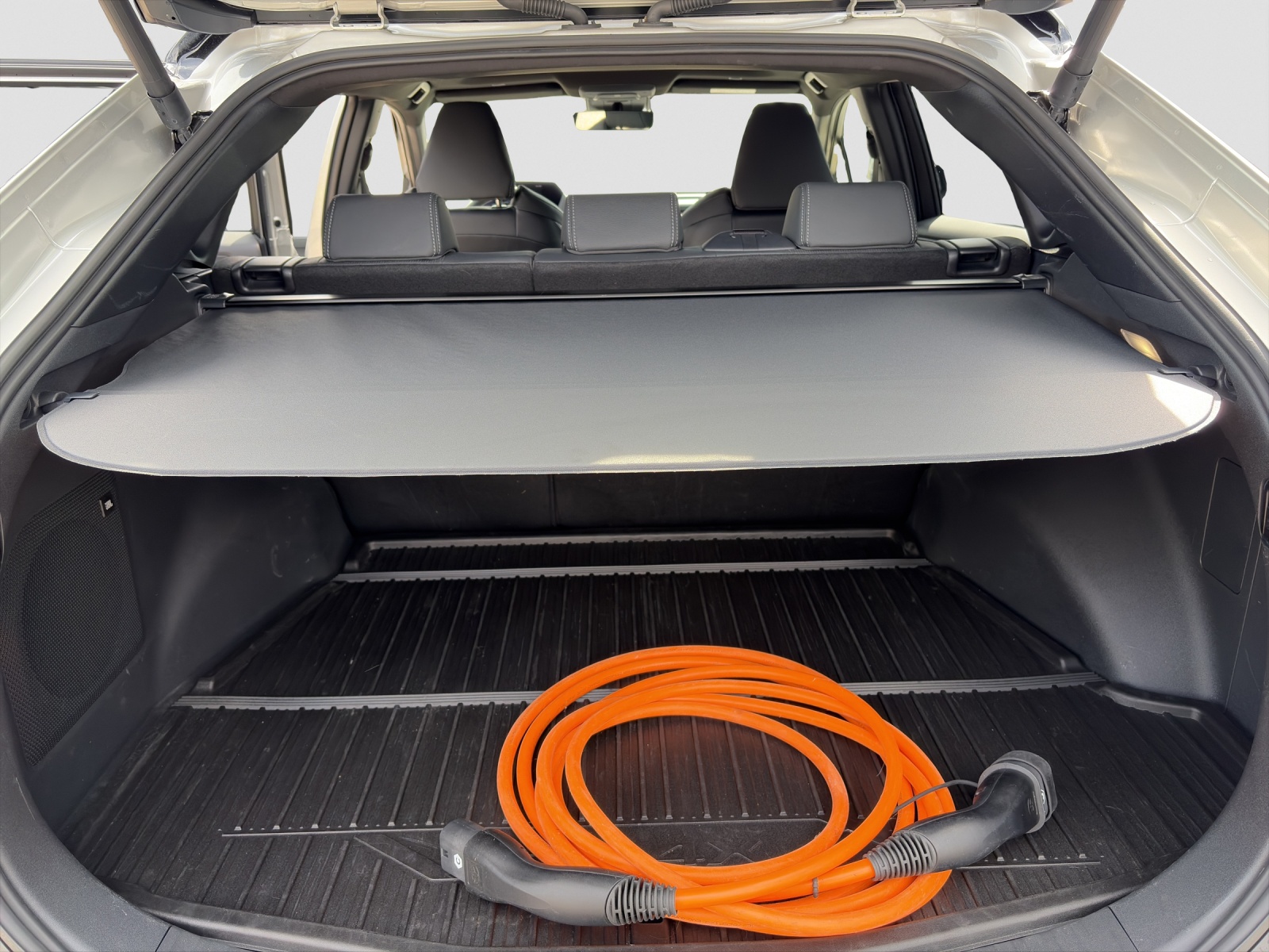 TOYOTA bZ4X Premium AWD-image-11