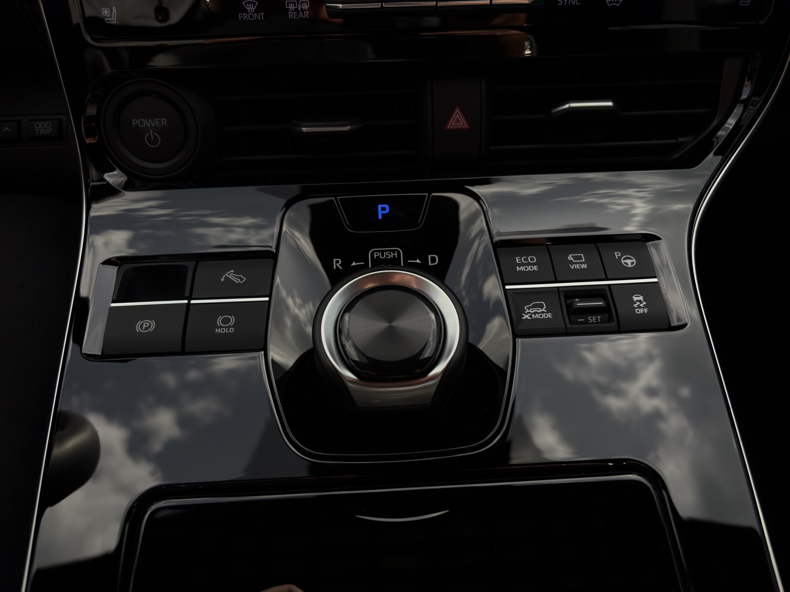 TOYOTA bZ4X Premium AWD-image-16