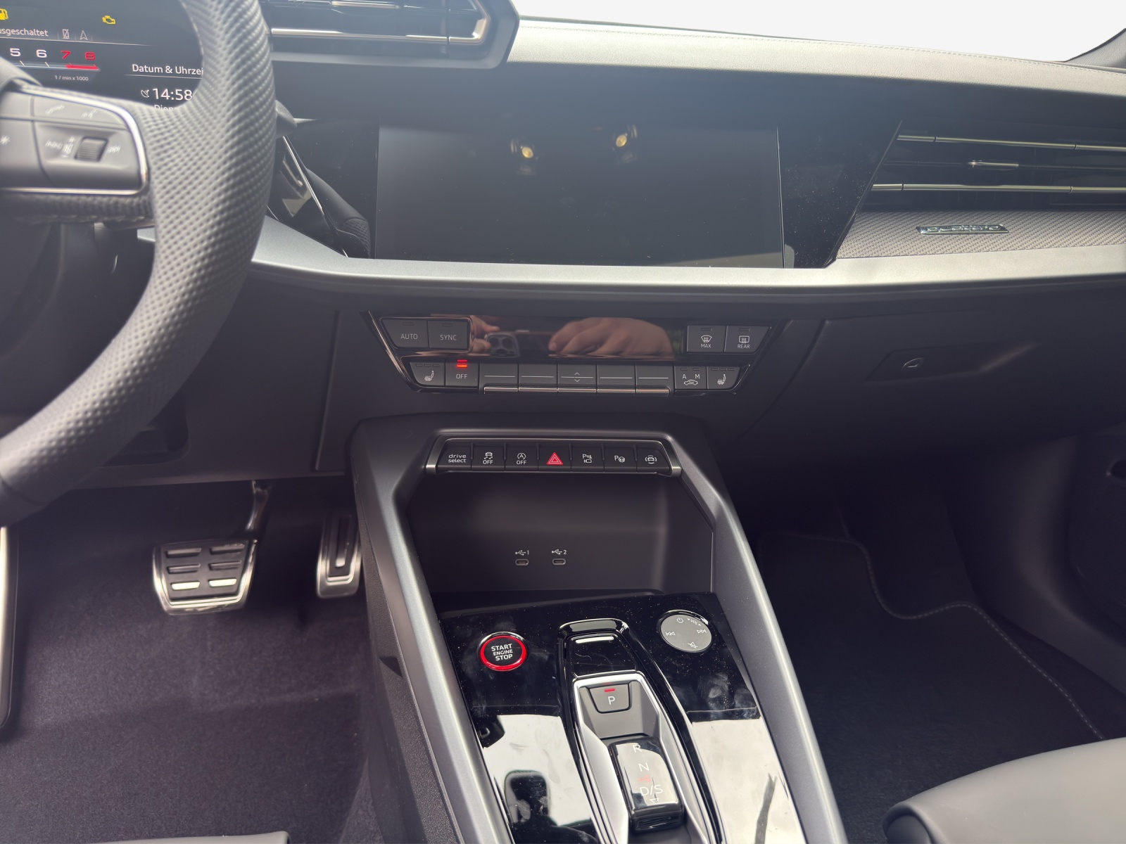 AUDI S3 Sportback TFSI quattro S-tronic-image-10