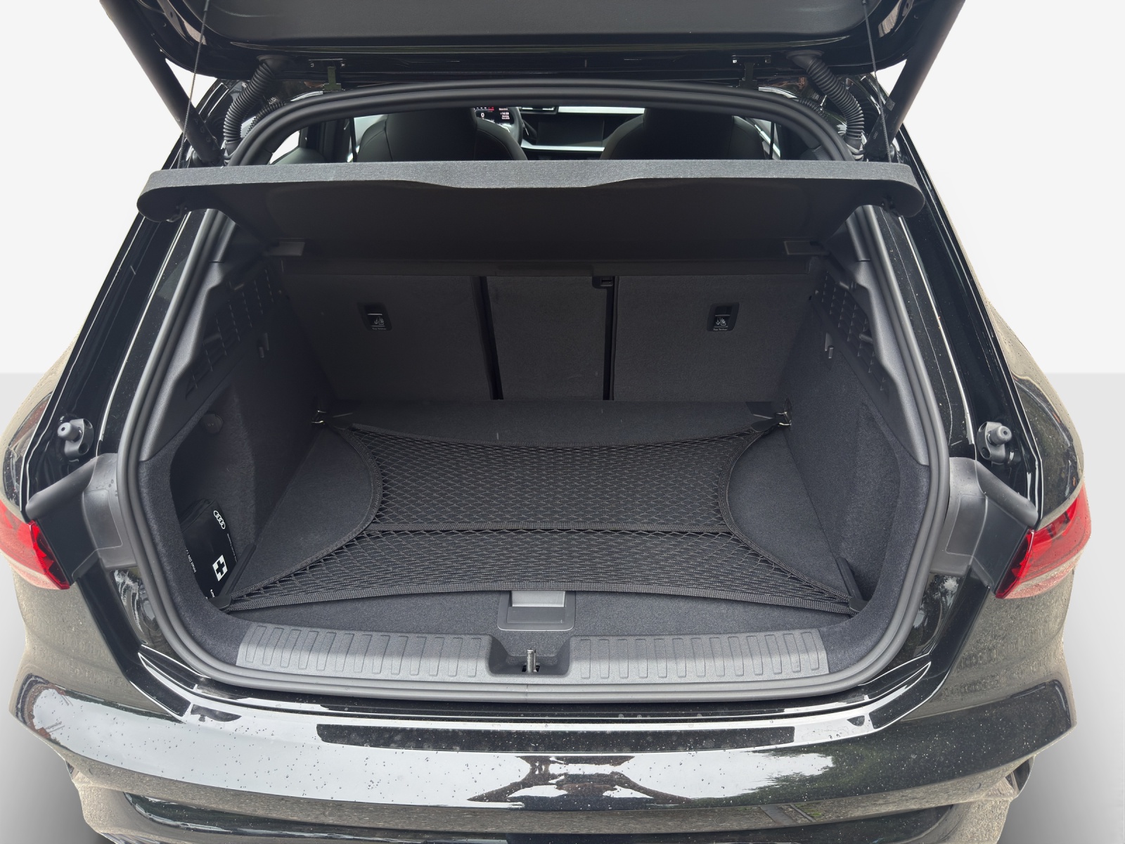 AUDI S3 Sportback TFSI quattro S-tronic-image-12