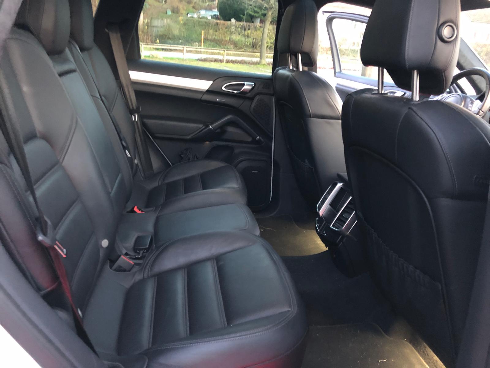 PORSCHE Cayenne Turbo-image-12