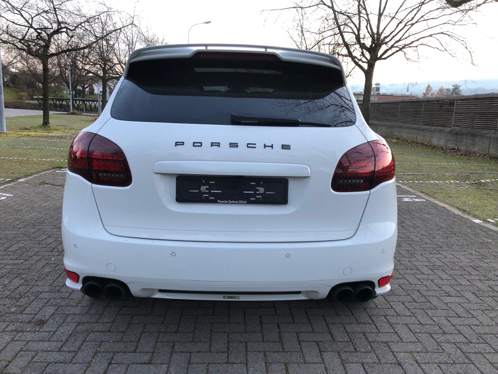 PORSCHE Cayenne Turbo-image-6
