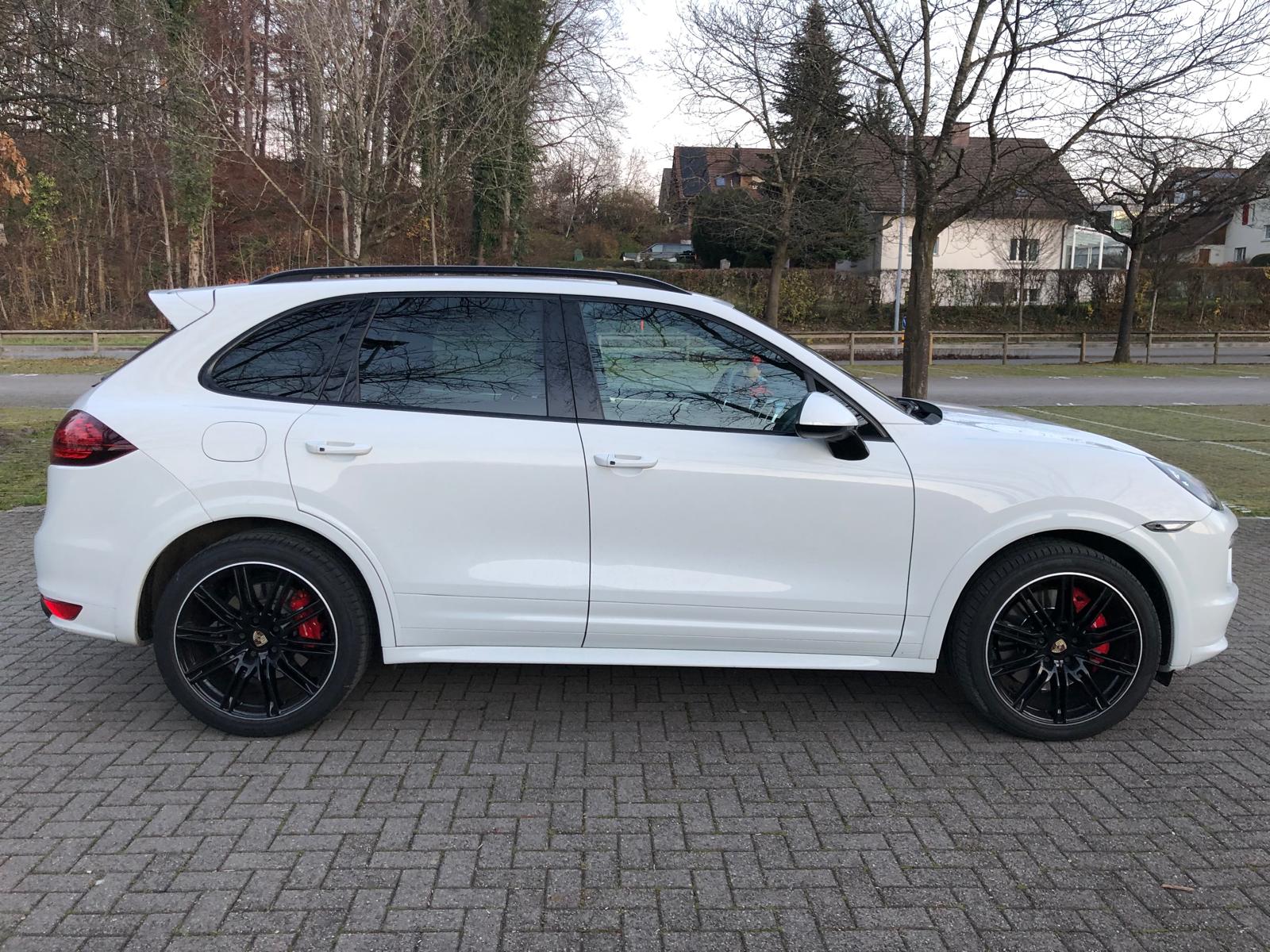 PORSCHE Cayenne Turbo-image-5