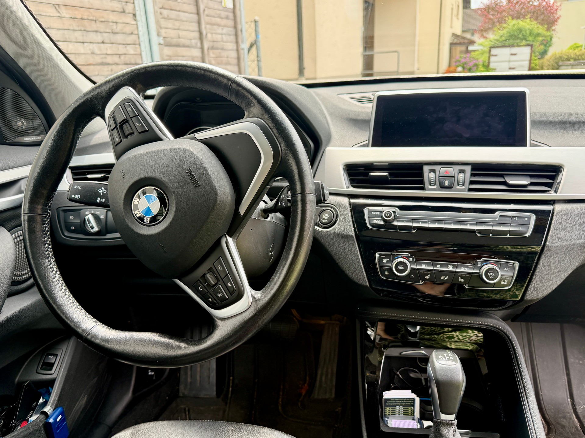 BMW 25i xDrive-image-3