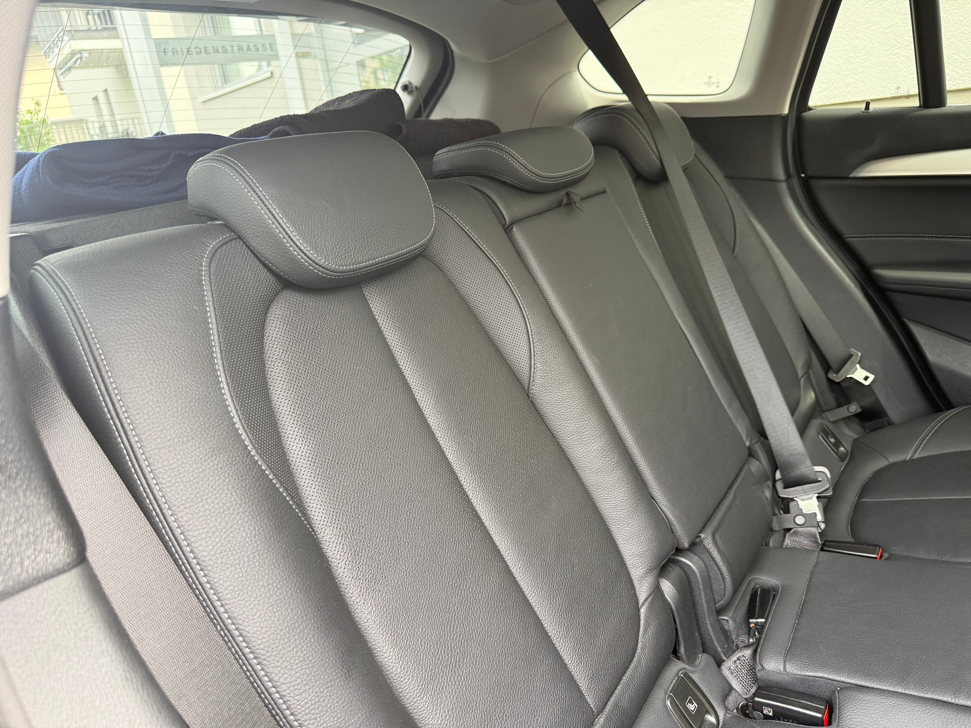 BMW 25i xDrive-image-5