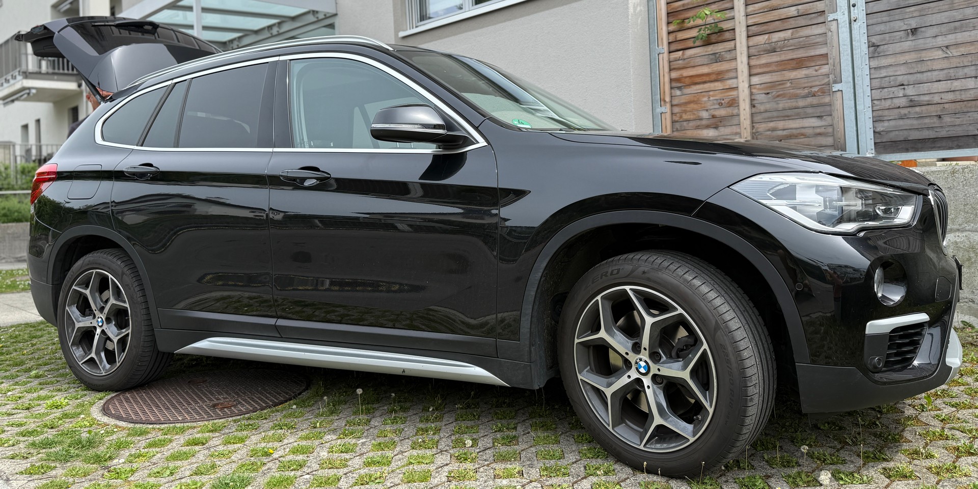 BMW 25i xDrive-image-2