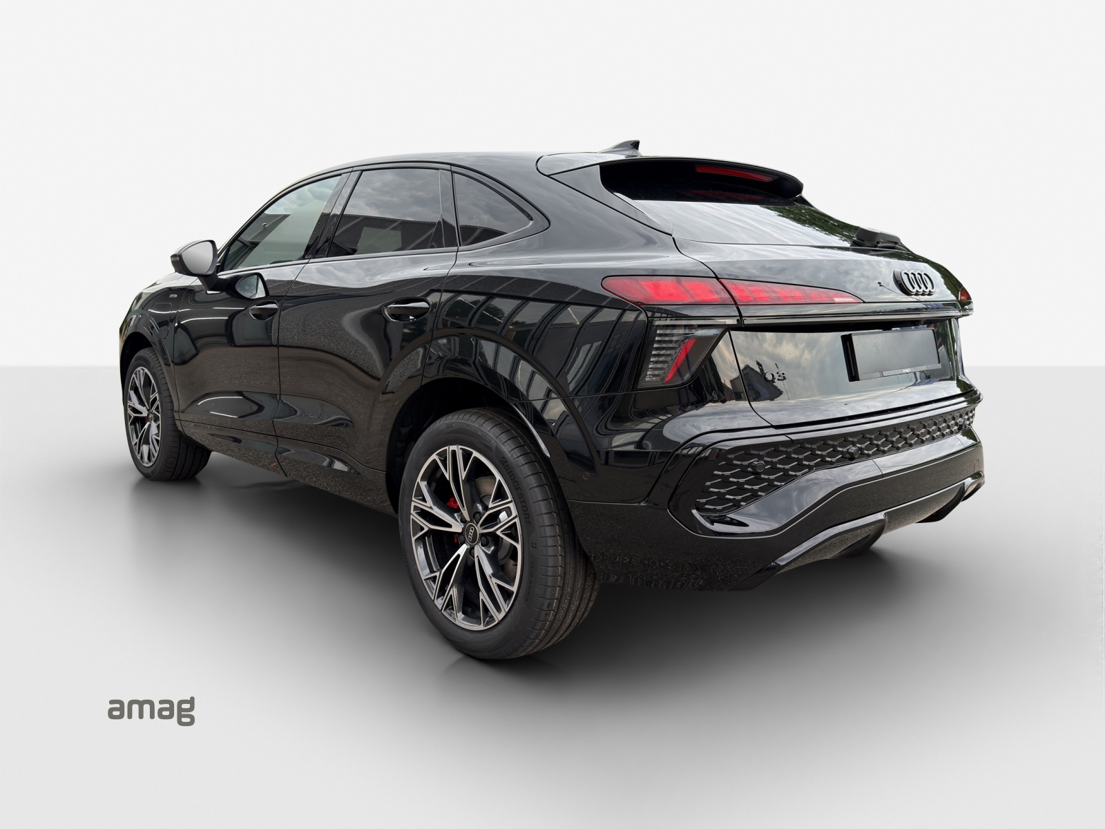AUDI Q3 Sportback e-hybrid 200 kW S tronig-showroom-element-2