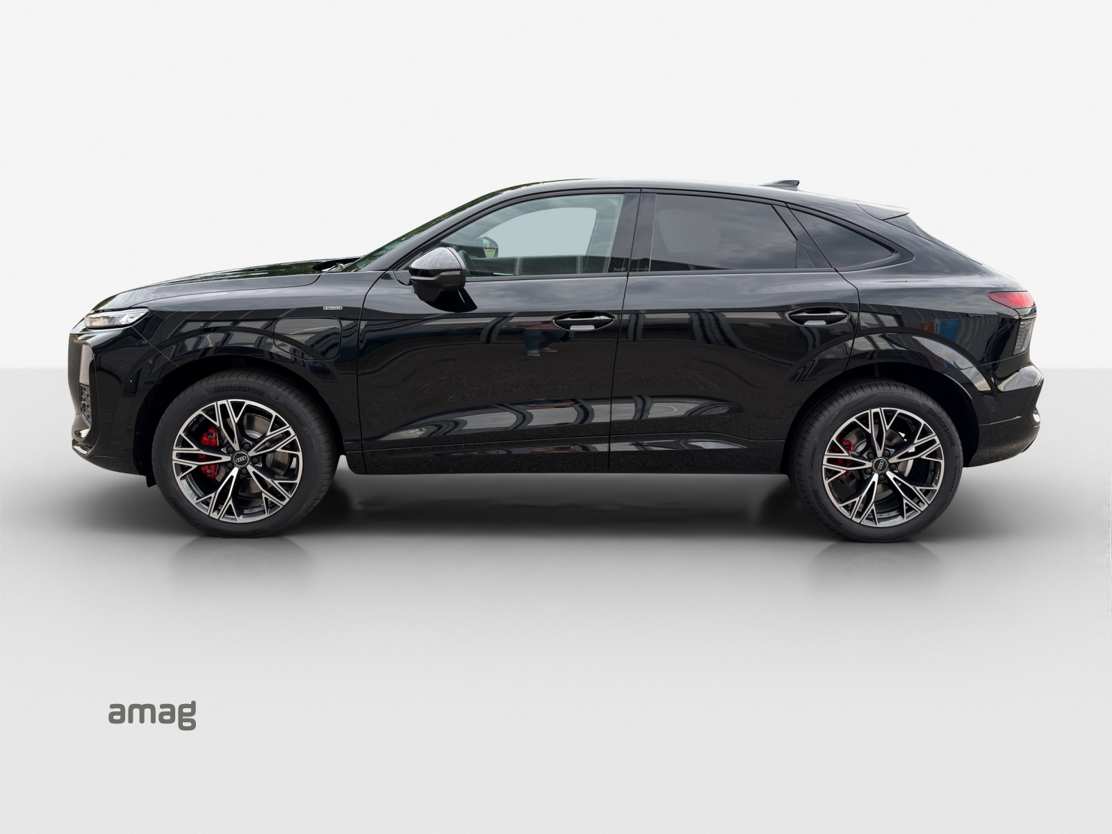 AUDI Q3 Sportback e-hybrid 200 kW S tronig-showroom-element-1