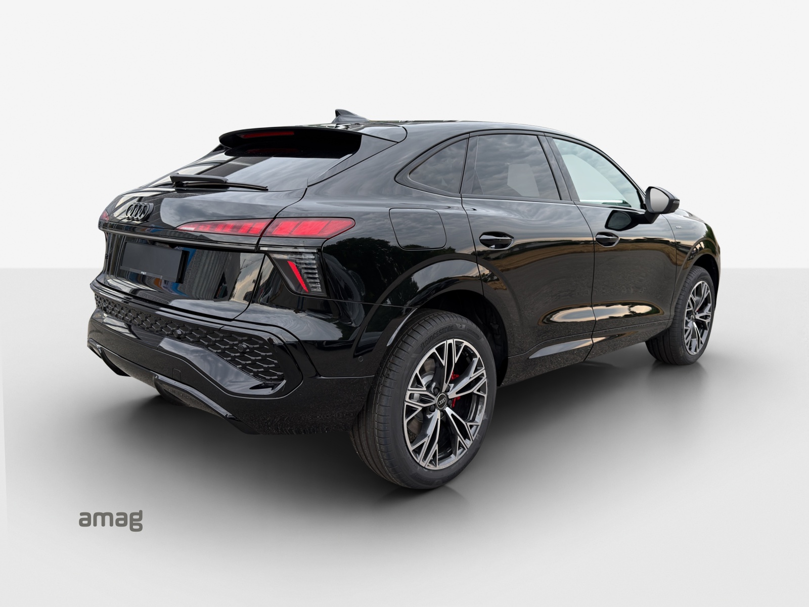AUDI Q3 Sportback e-hybrid 200 kW S tronig-image-4