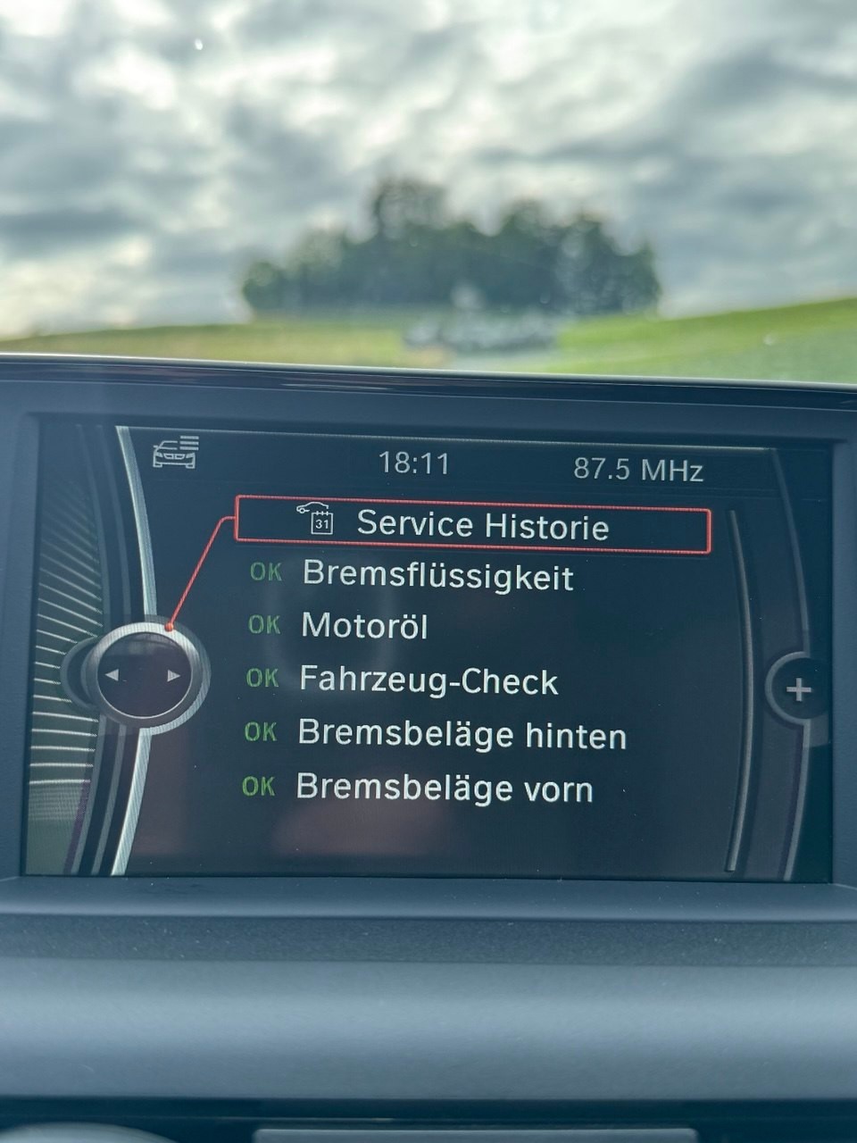 BMW 118i Sport Line-image-5