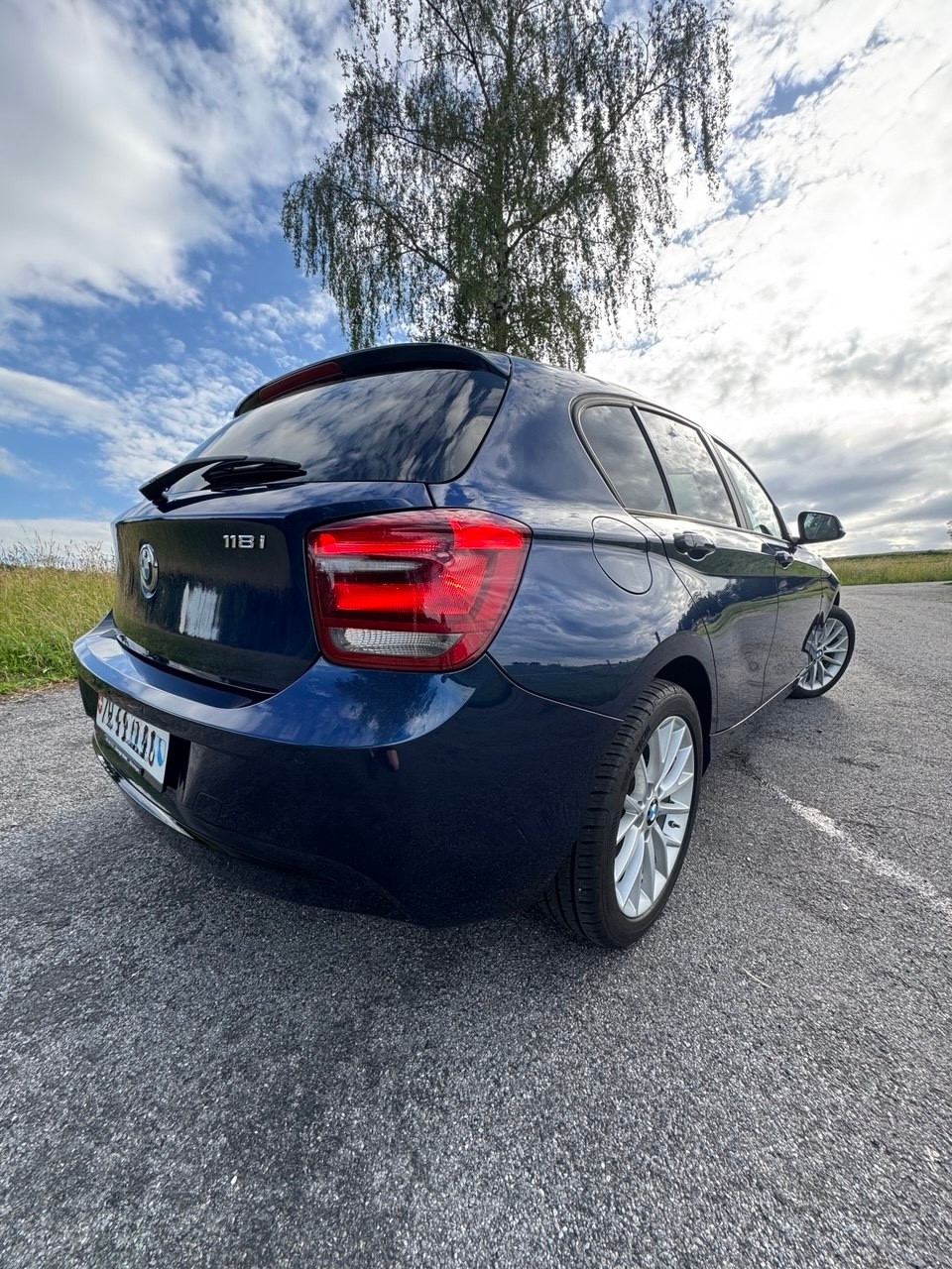 BMW 118i Sport Line-image-2
