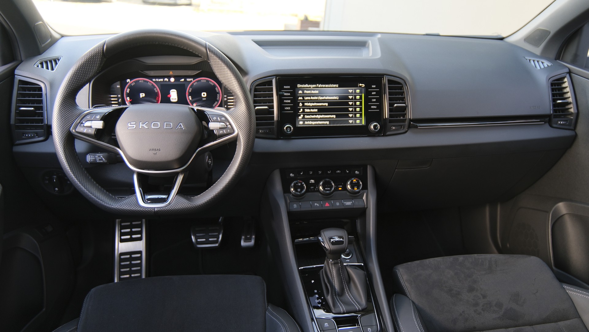 SKODA Karoq 1.5 TSI SportLine DSG-image-5