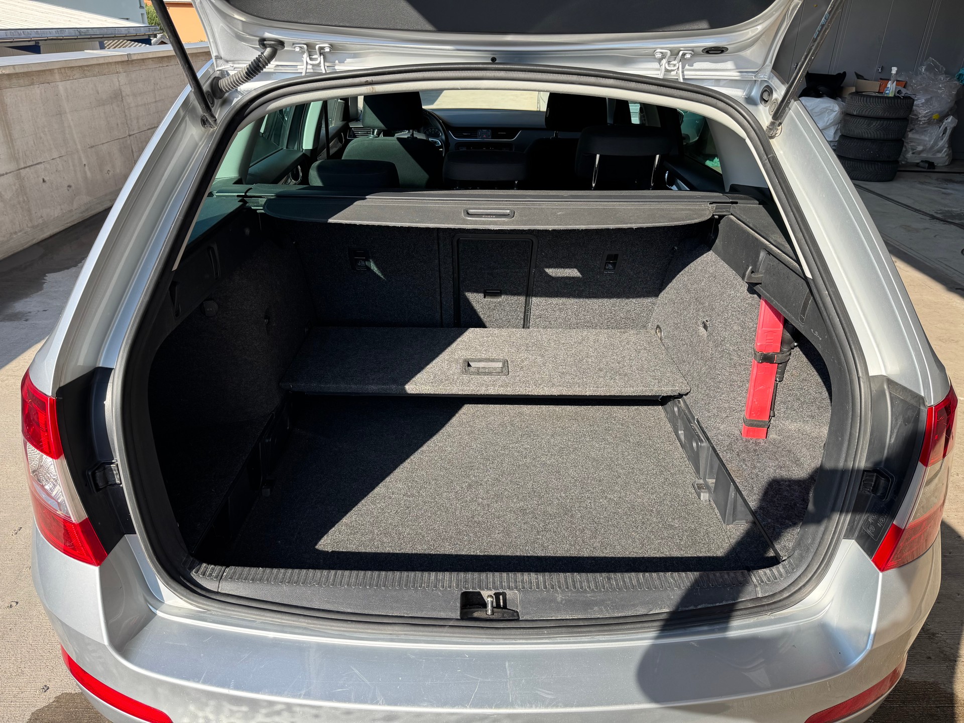 SKODA Octavia Combi 2.0 TDI Ambition 4x4-image-10