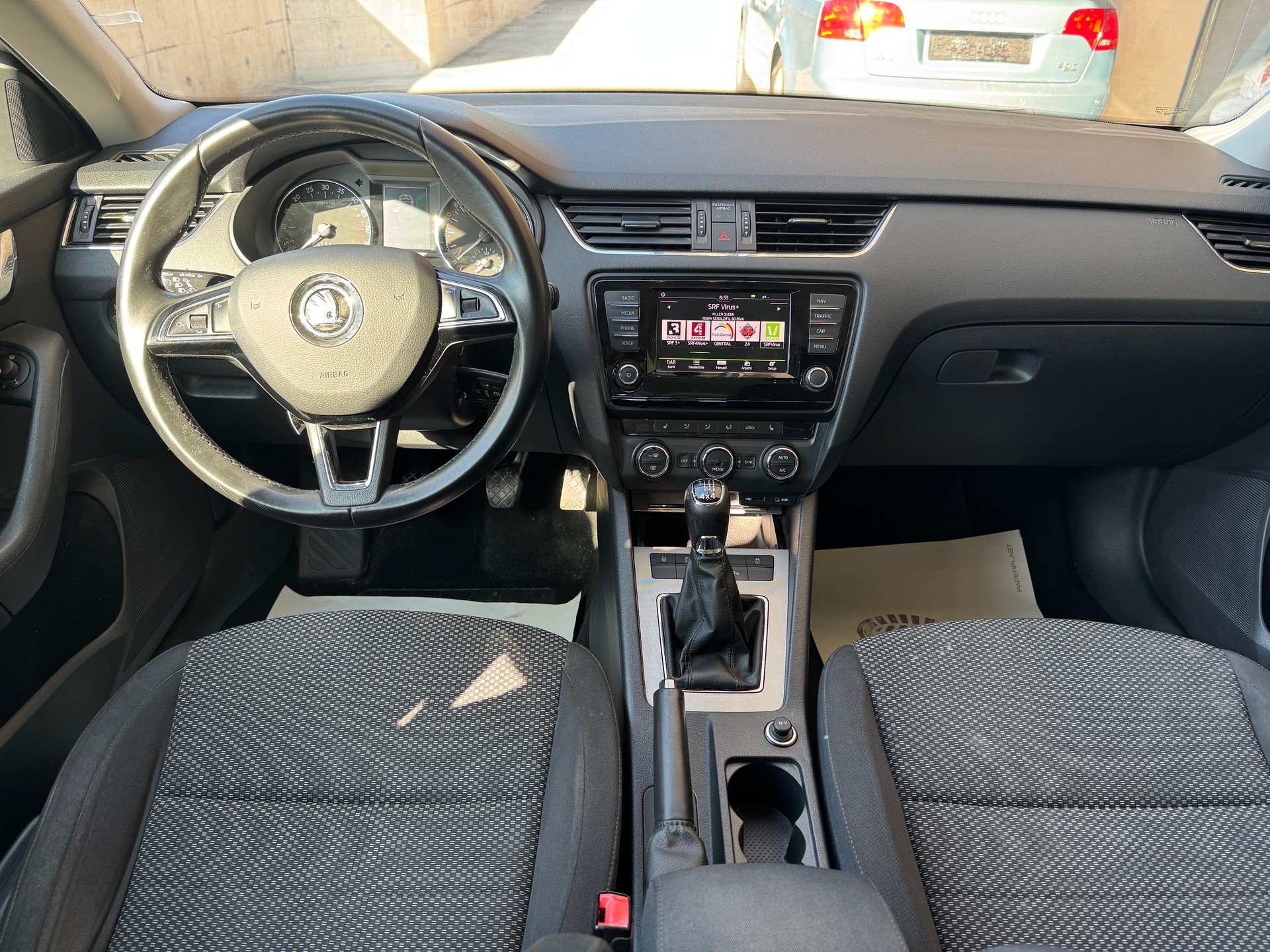 SKODA Octavia Combi 2.0 TDI Ambition 4x4-image-6