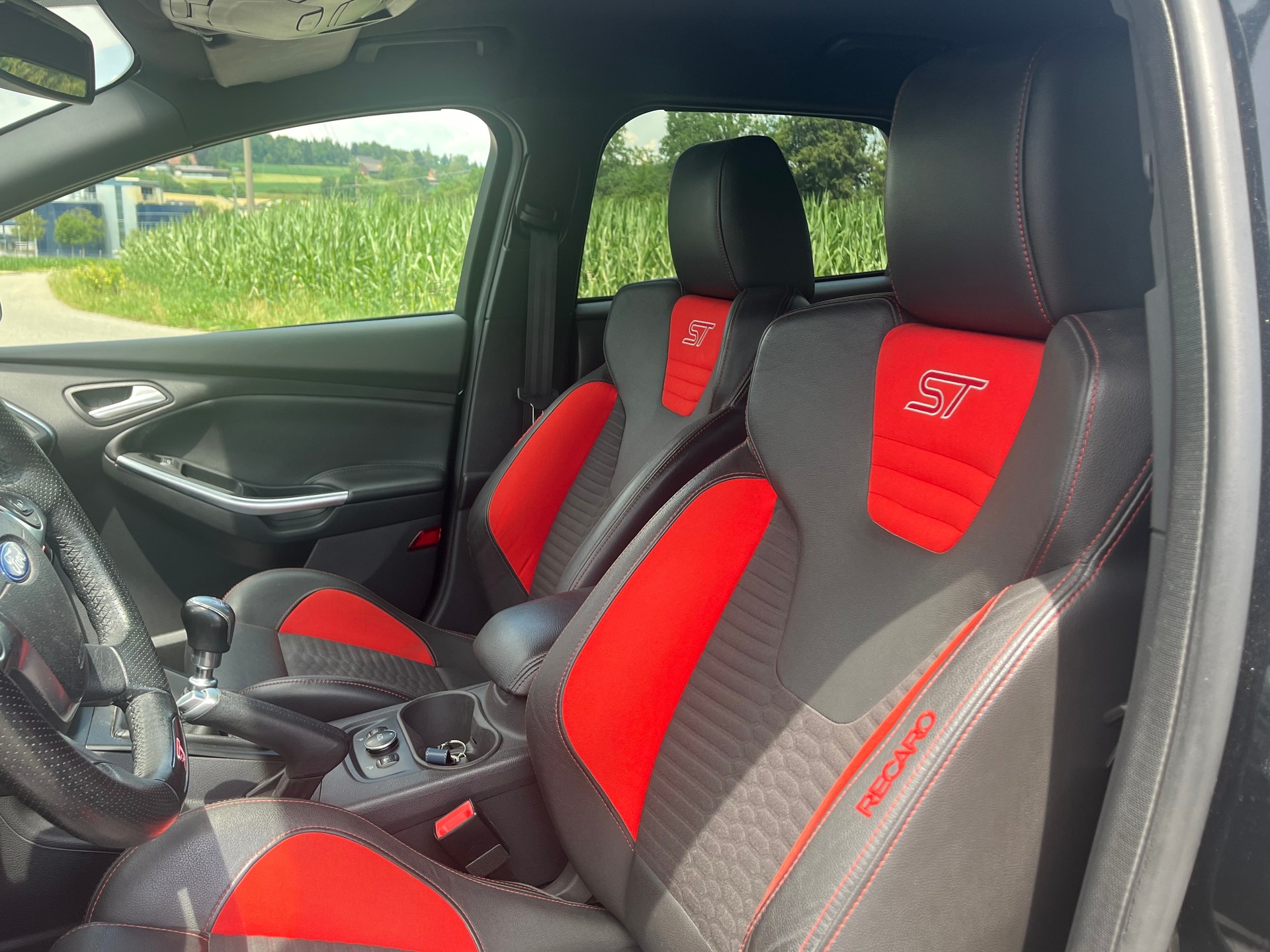 FORD Focus 2.0 SCTi ST-2-image-11